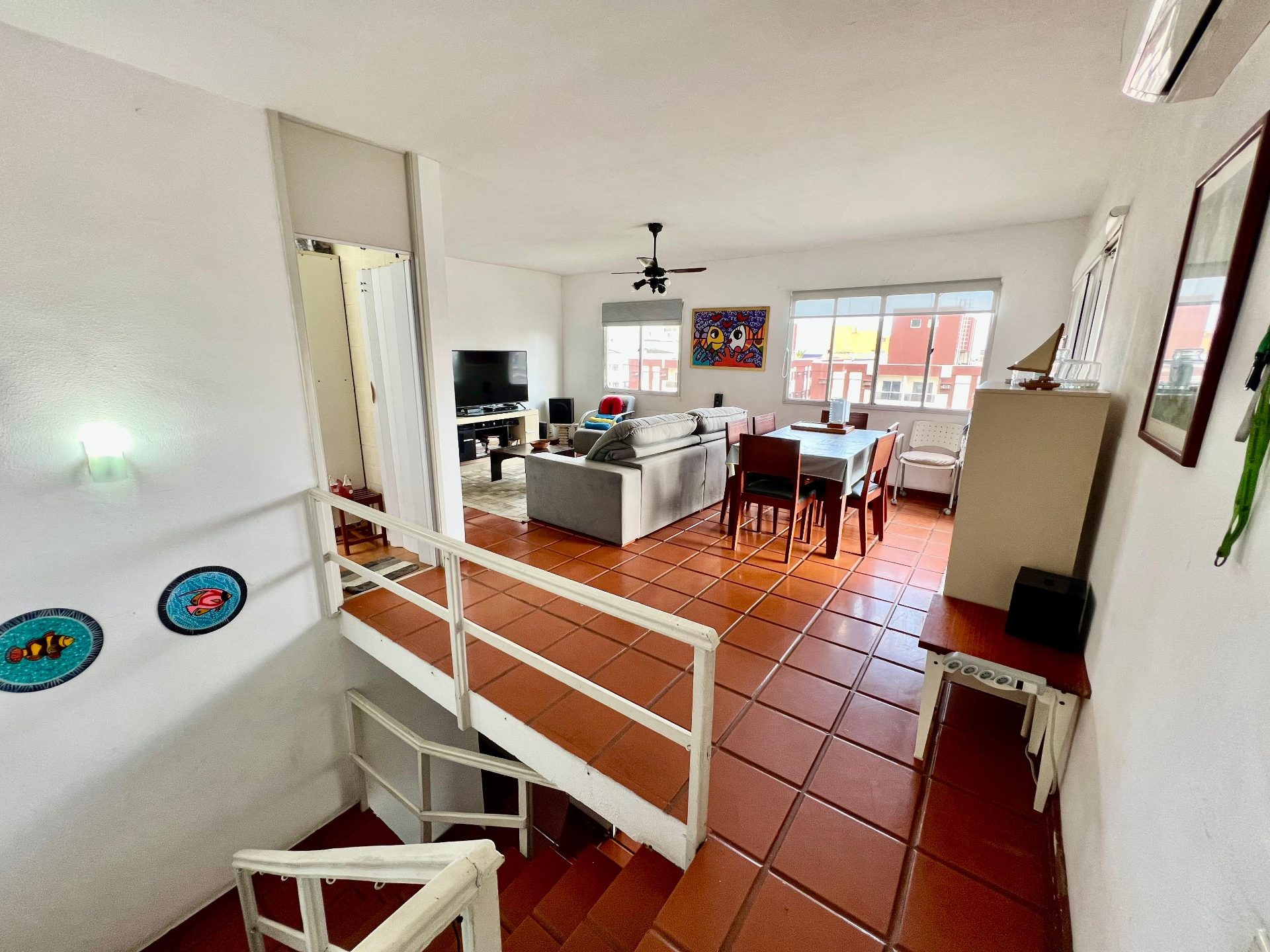 Cobertura duplex na Enseada, localizada na região do Carrefour/UNOESTE, ideal para quem busca amplitude, privacidade e um espaço perfeito para viver e receber com conforto. em Enseada, Guarujá — foto 2