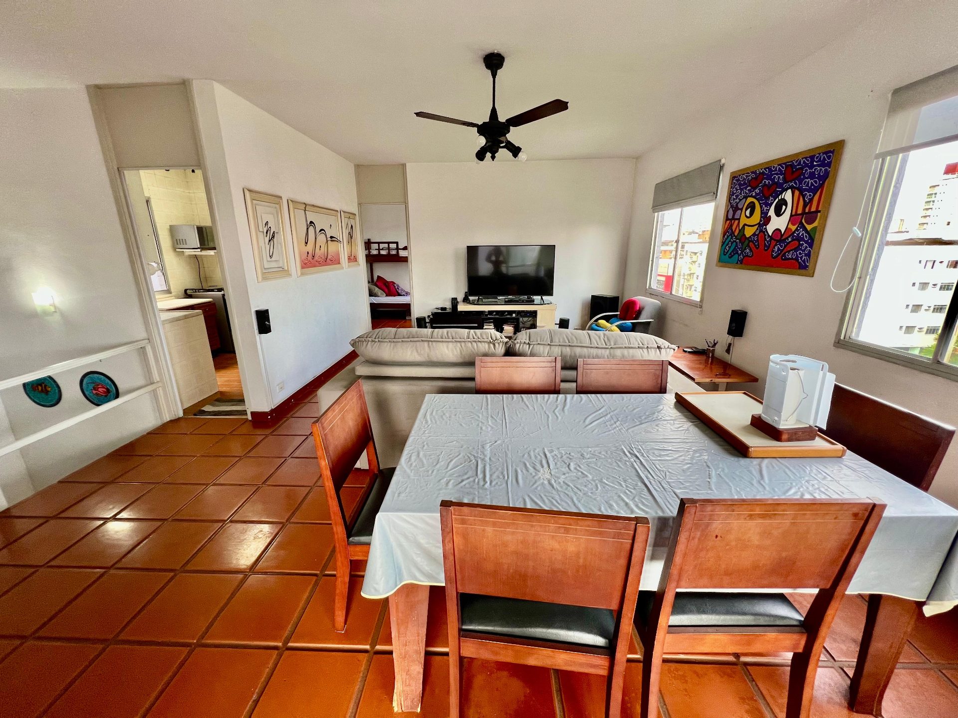 Cobertura duplex na Enseada, localizada na região do Carrefour/UNOESTE, ideal para quem busca amplitude, privacidade e um espaço perfeito para viver e receber com conforto. em Enseada, Guarujá — foto 9