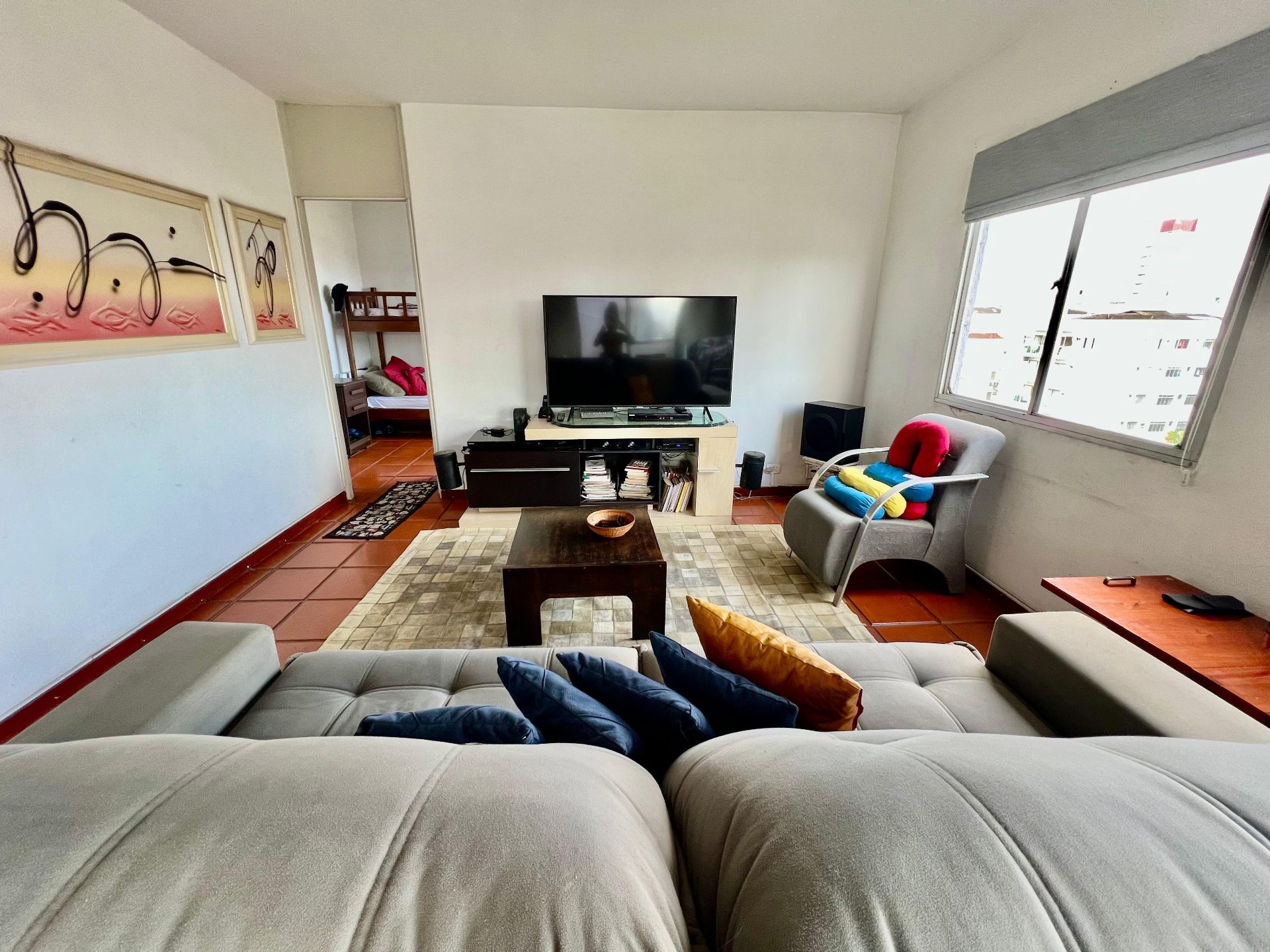 Cobertura duplex na Enseada, localizada na região do Carrefour/UNOESTE, ideal para quem busca amplitude, privacidade e um espaço perfeito para viver e receber com conforto. em Enseada, Guarujá — foto 5
