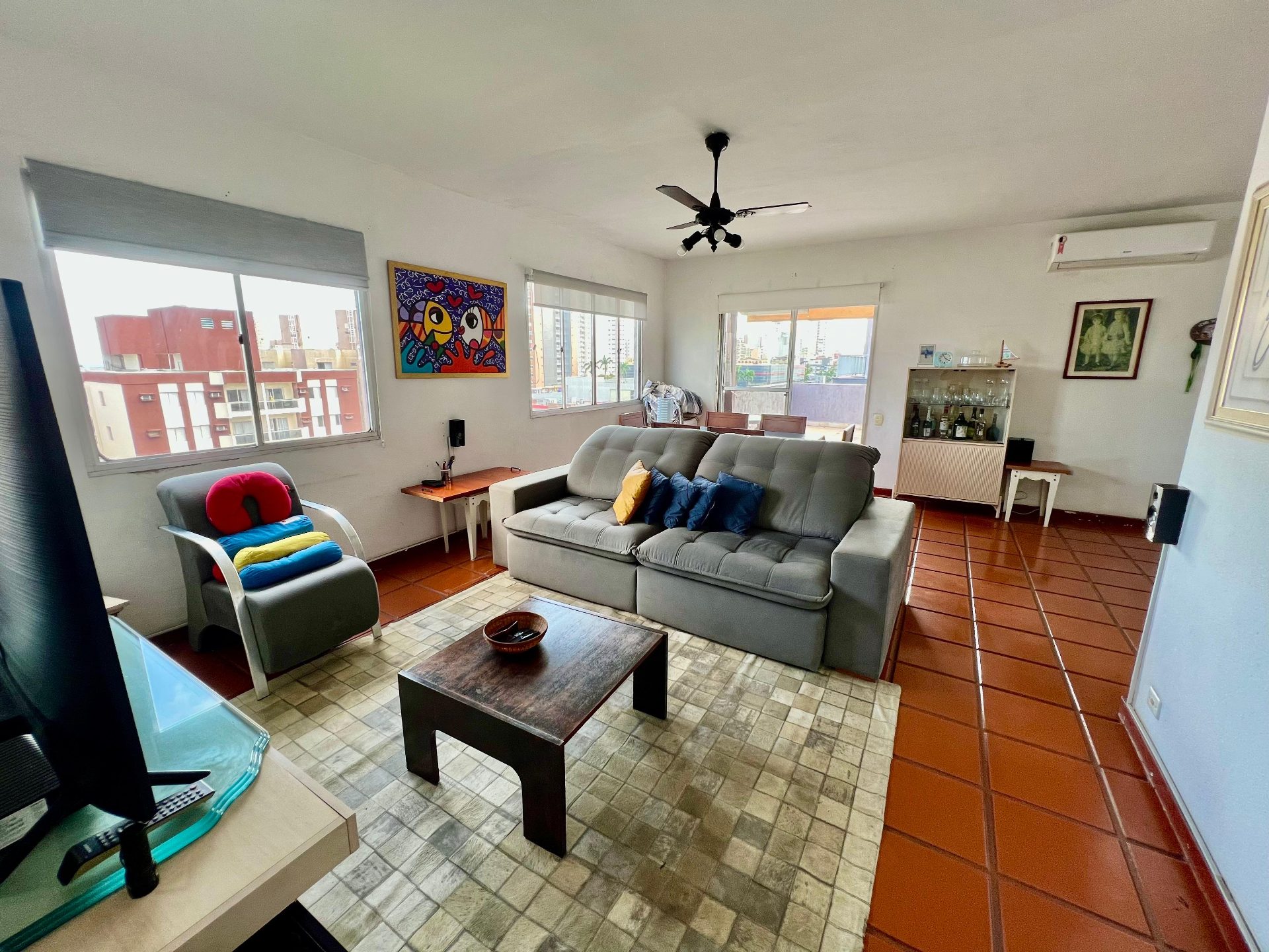 Cobertura duplex na Enseada, localizada na região do Carrefour/UNOESTE, ideal para quem busca amplitude, privacidade e um espaço perfeito para viver e receber com conforto. em Enseada, Guarujá — foto 7
