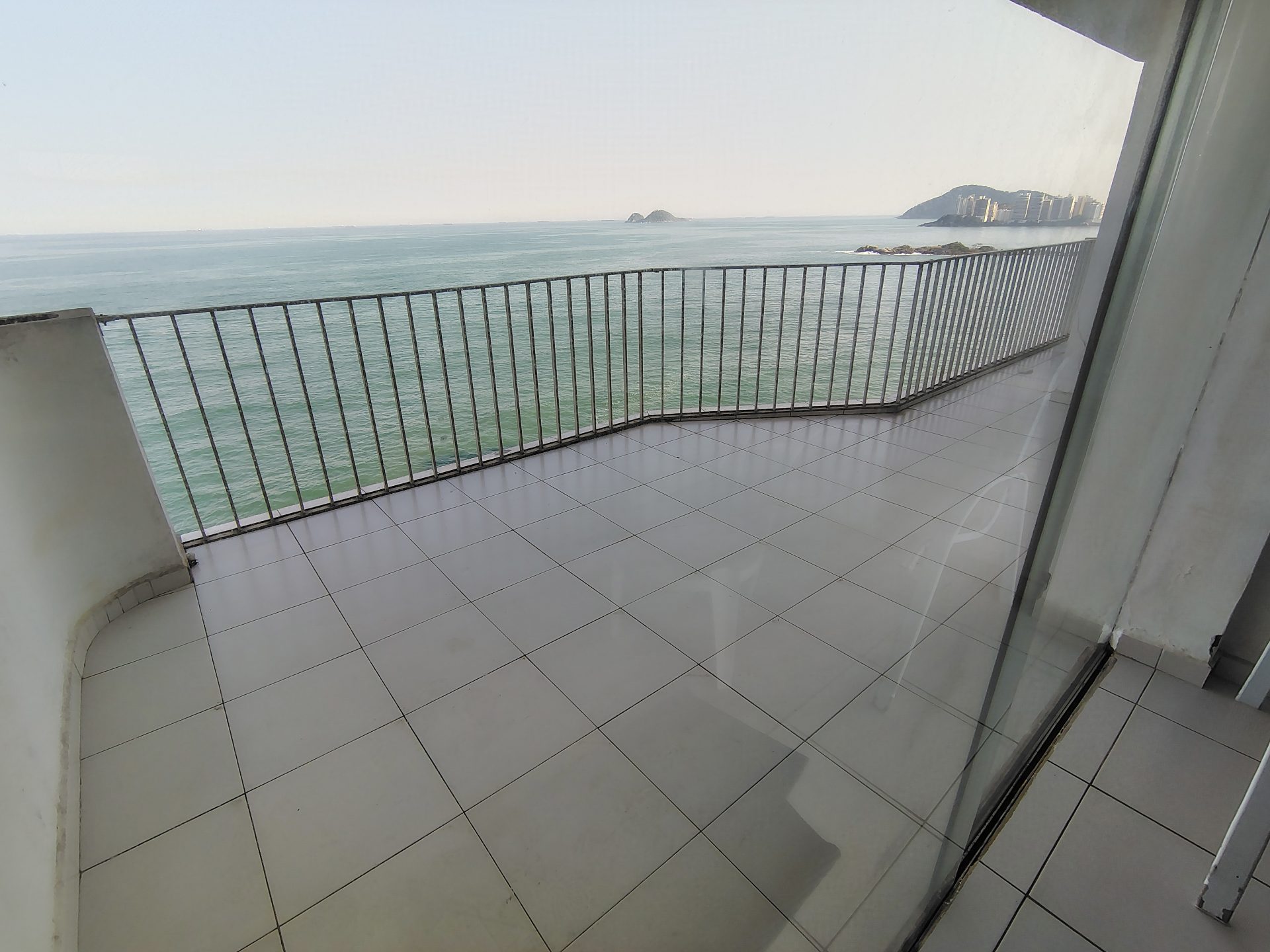 Que vista!!! Seu novo lar com vista para o mar te espera! em Pitangueiras, Guarujá — foto 5