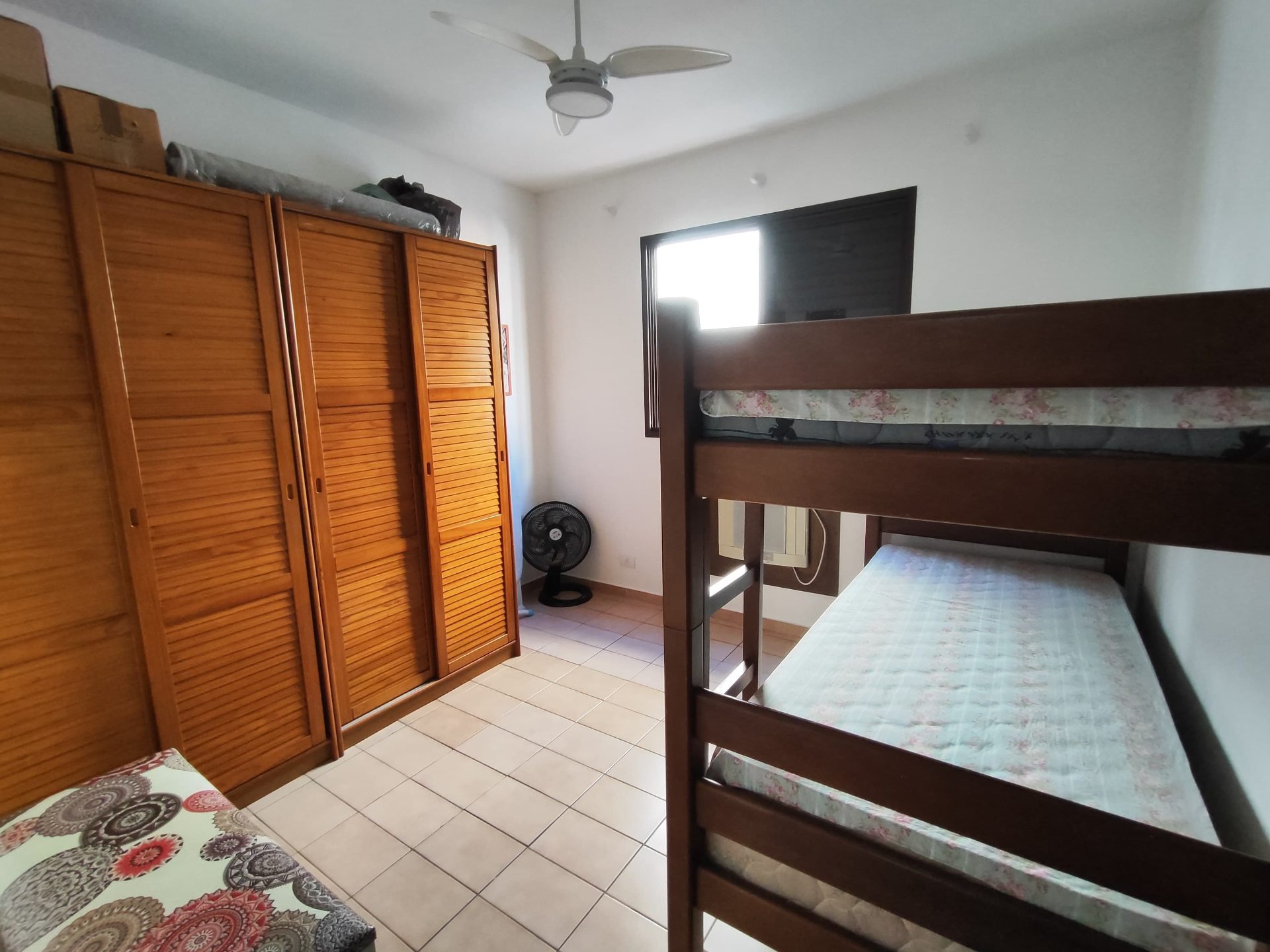 Apto reformado, 3 quartos, sacada, 1 vaga, Enseada em Enseada, Guarujá — foto 9