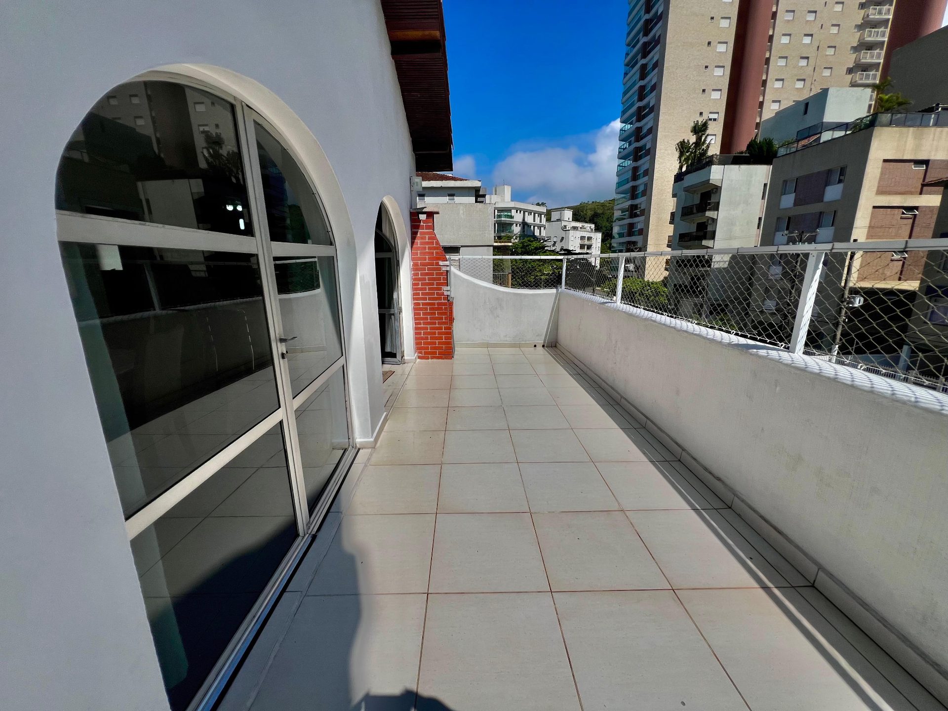 Cobertura Ampla com 4 Dormitórios, Churrasqueira e 2 Vagas a 200 Metros da Praia da Enseada em Enseada, Guarujá — foto 44