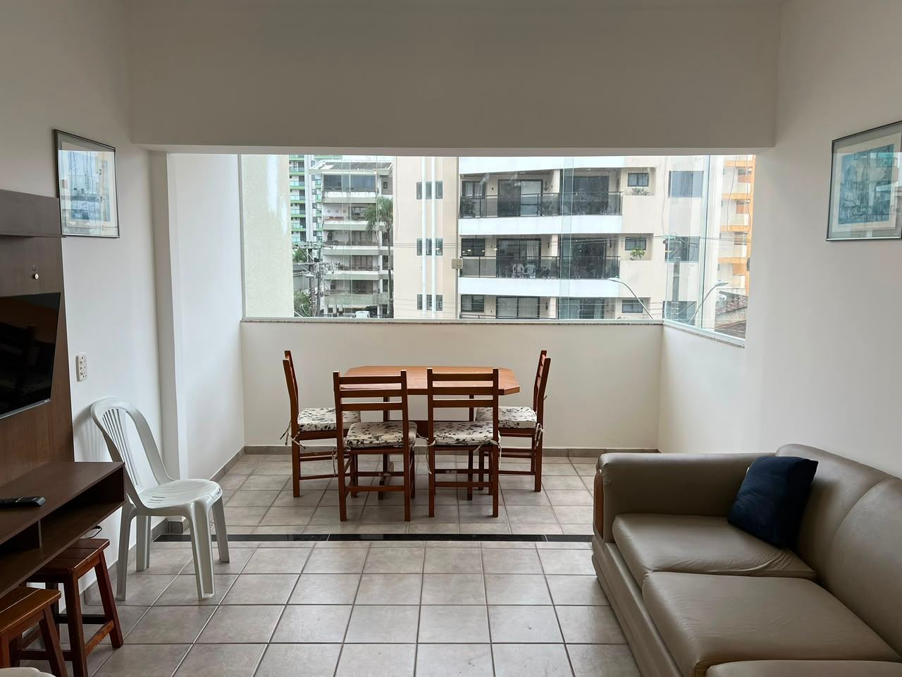 Apto 2 quartos, sacada, 1 vaga, 400m praia Enseada em Loteamento João Batista Julião, Guarujá — foto 2