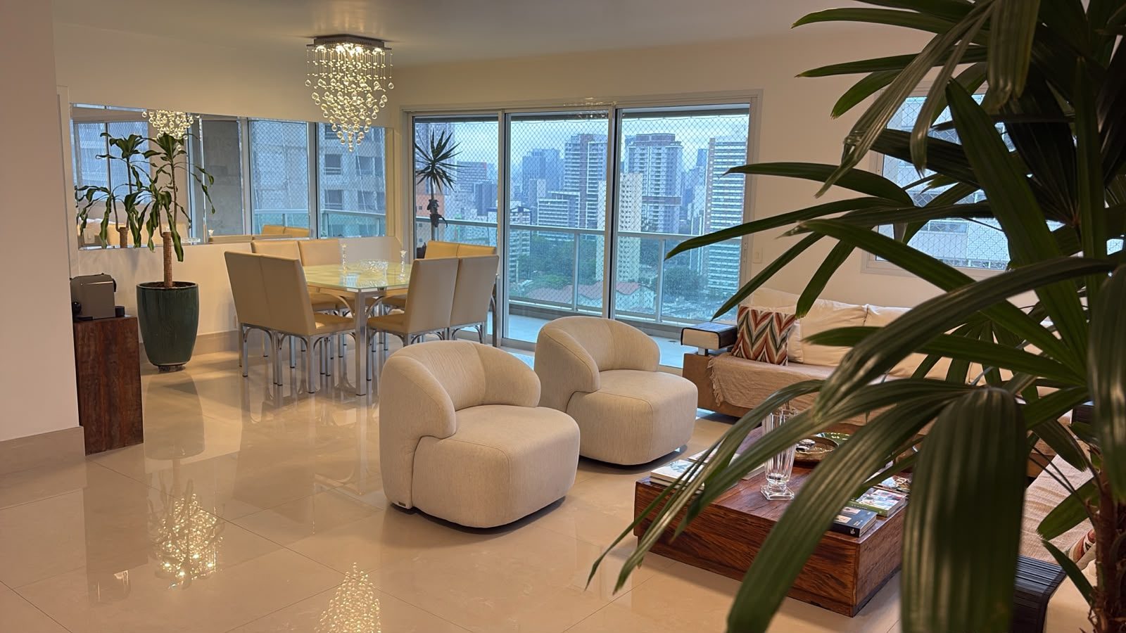 MARAVILHOSO Apartamento de 198m2 mobiliado para locação no Condomínio Brooklin Park Spa & Club em Cidade Monções, São Paulo — foto 2