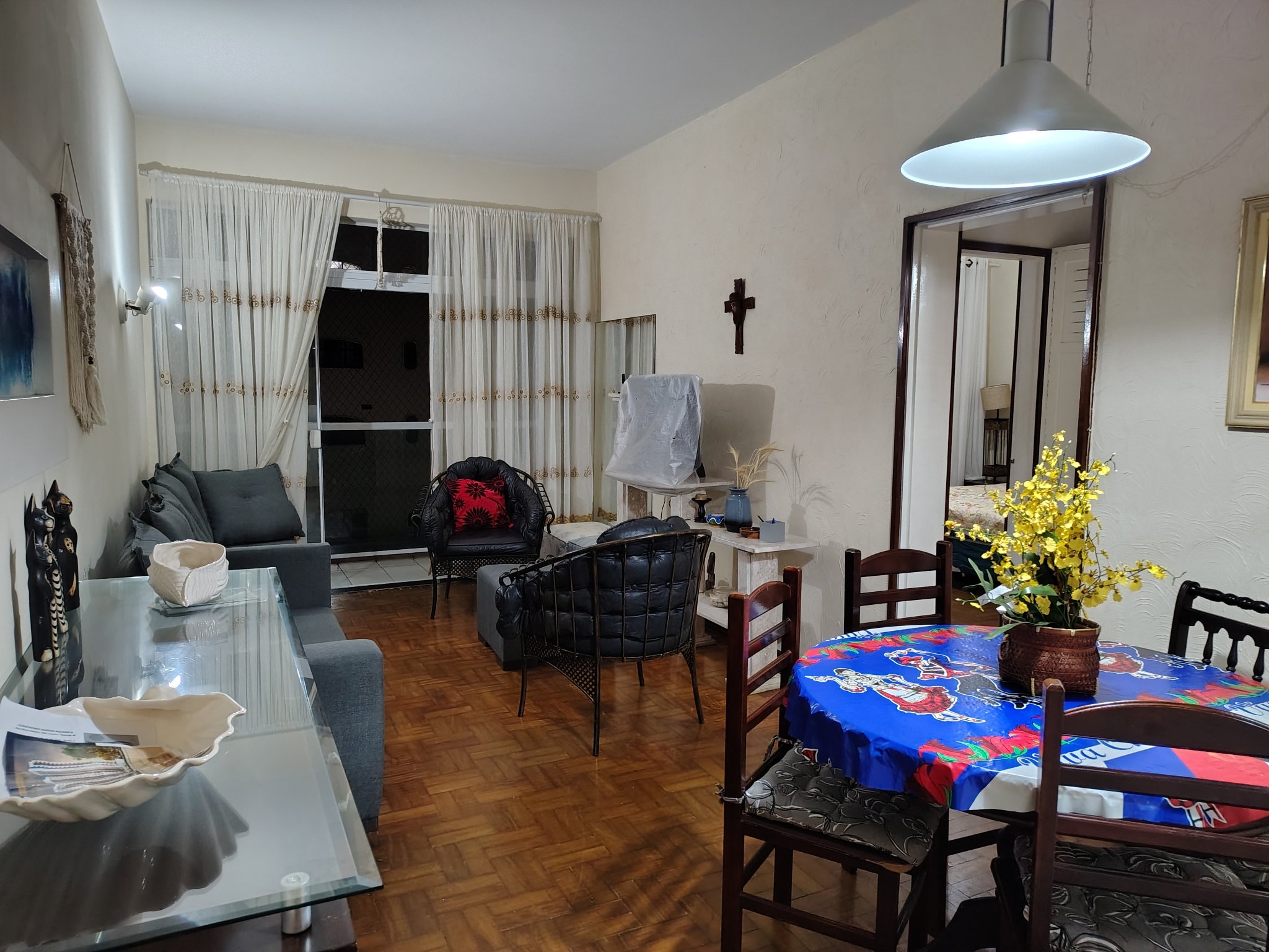 Apartamento com Vista Parcial do Mar – Praia das Pitangueiras, Guarujá/SP