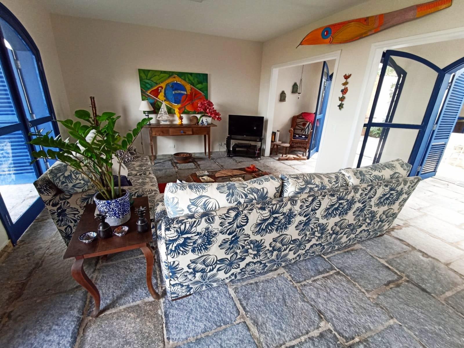 Casa charmosa, frente praia Enseada, 6 dorms., 5 vagas. em Enseada, Guarujá — foto 2