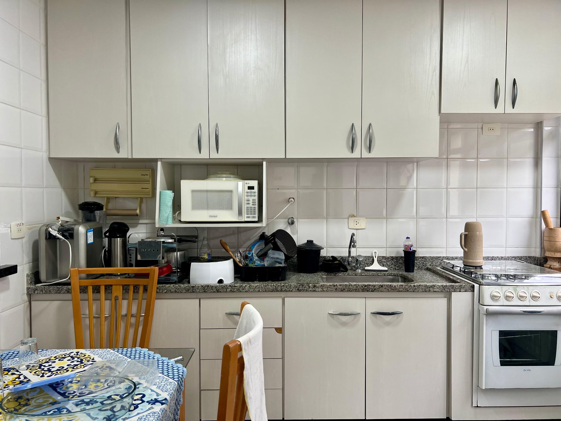 Apartamento Mobiliado em Andar Alto com Vista para o Mar, 3 Dormitórios e 1 Vaga na Praia da Enseada em Loteamento João Batista Julião, Guarujá — foto 9