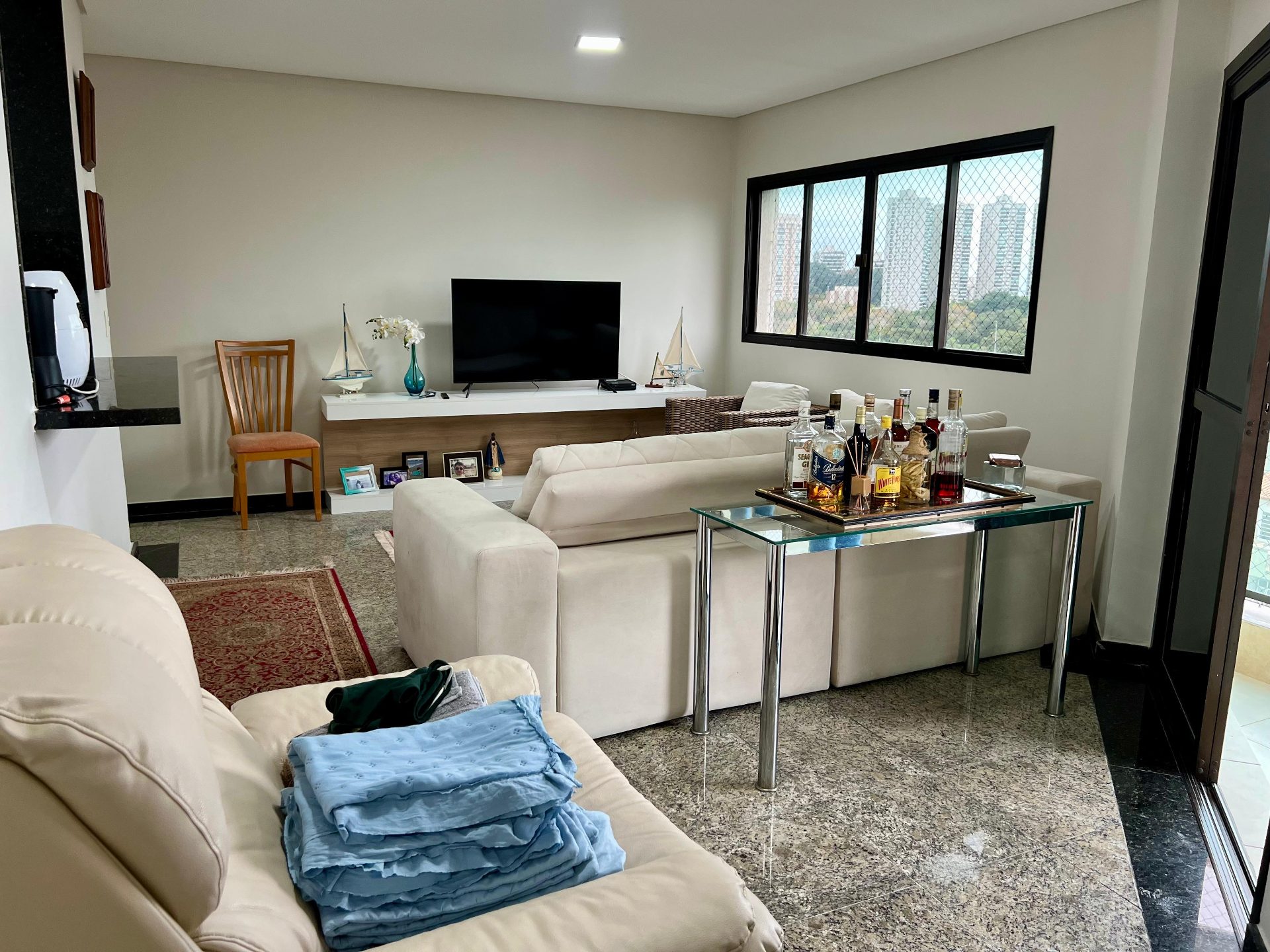 Apartamento Mobiliado em Andar Alto com Vista para o Mar, 3 Dormitórios e 1 Vaga na Praia da Enseada em Loteamento João Batista Julião, Guarujá — foto 7