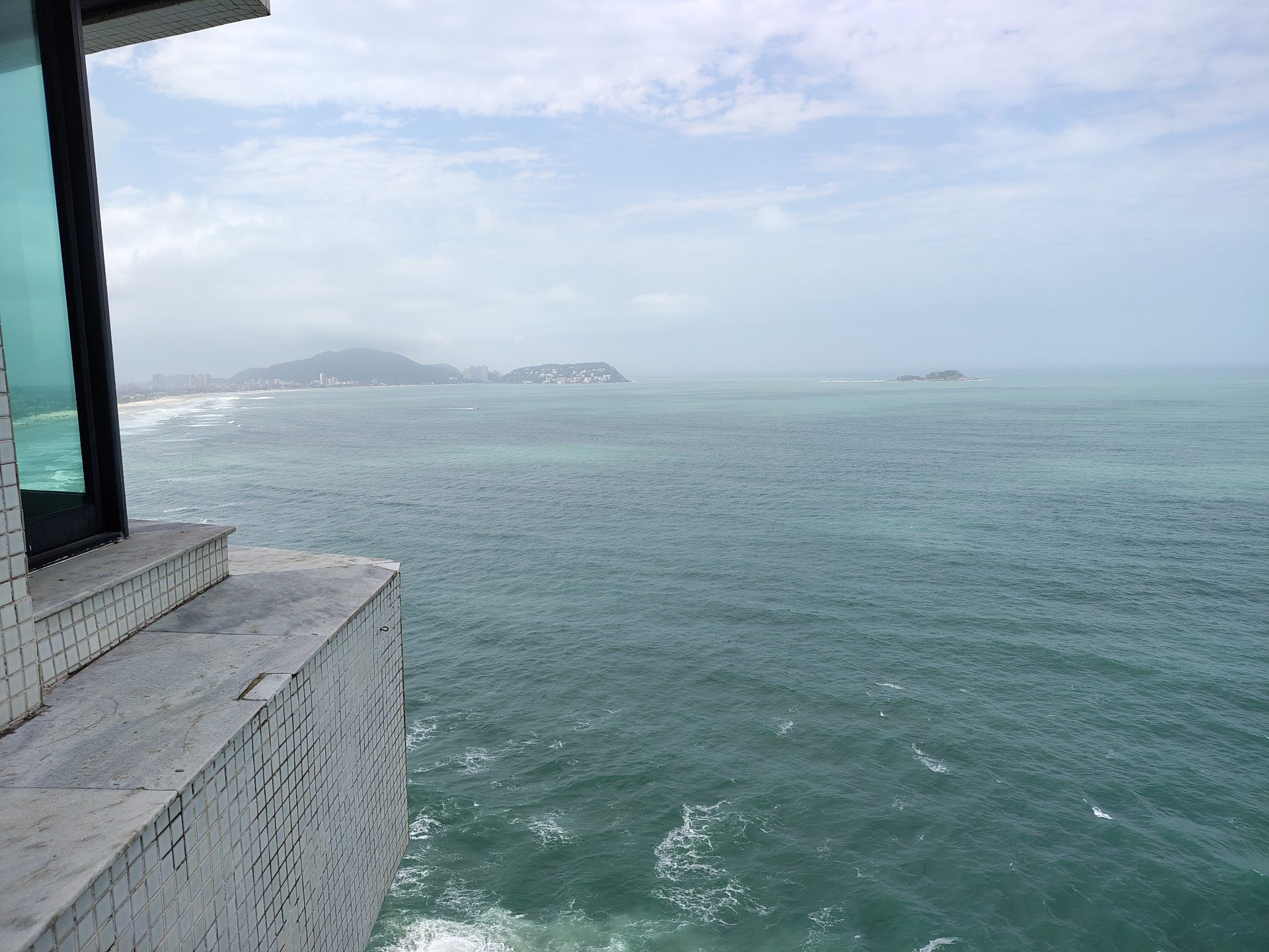 Apto de luxo com 4 quartos, frente praia Pitangueiras em Sítio Paecara (Vicente de Carvalho), Guarujá — foto 4