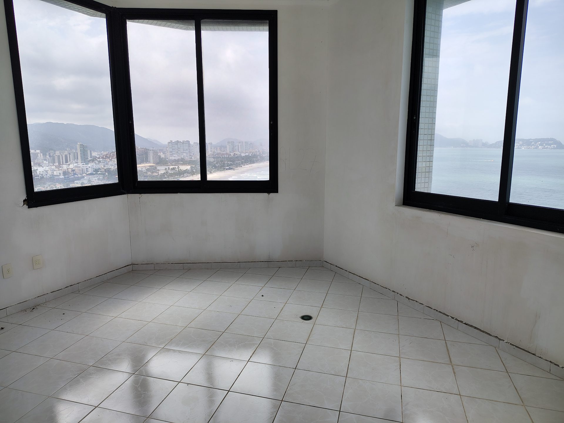 Apto de luxo com 4 quartos, frente praia Pitangueiras em Sítio Paecara (Vicente de Carvalho), Guarujá — foto 6