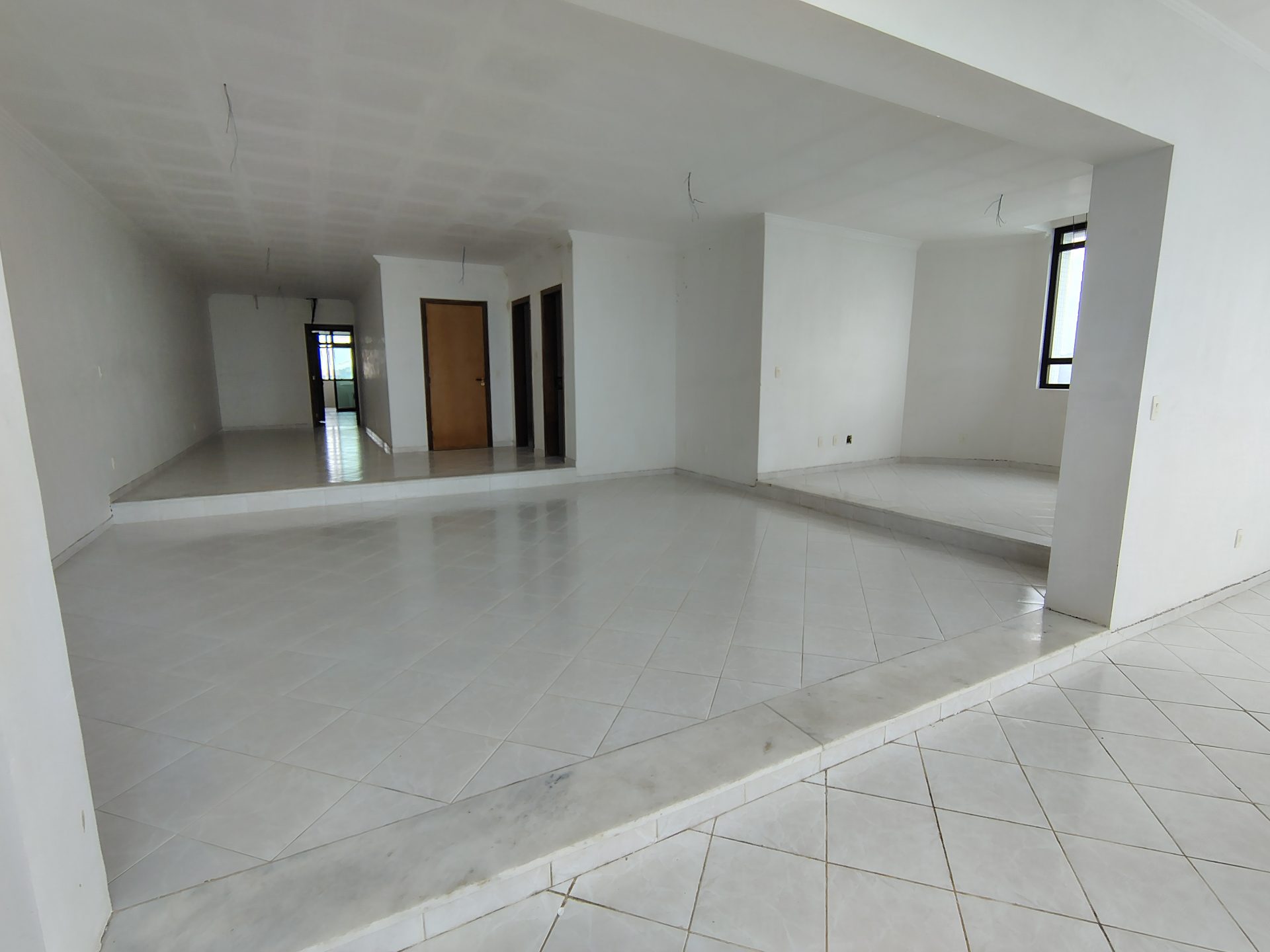 Apto de luxo com 4 quartos, frente praia Pitangueiras em Sítio Paecara (Vicente de Carvalho), Guarujá — foto 7