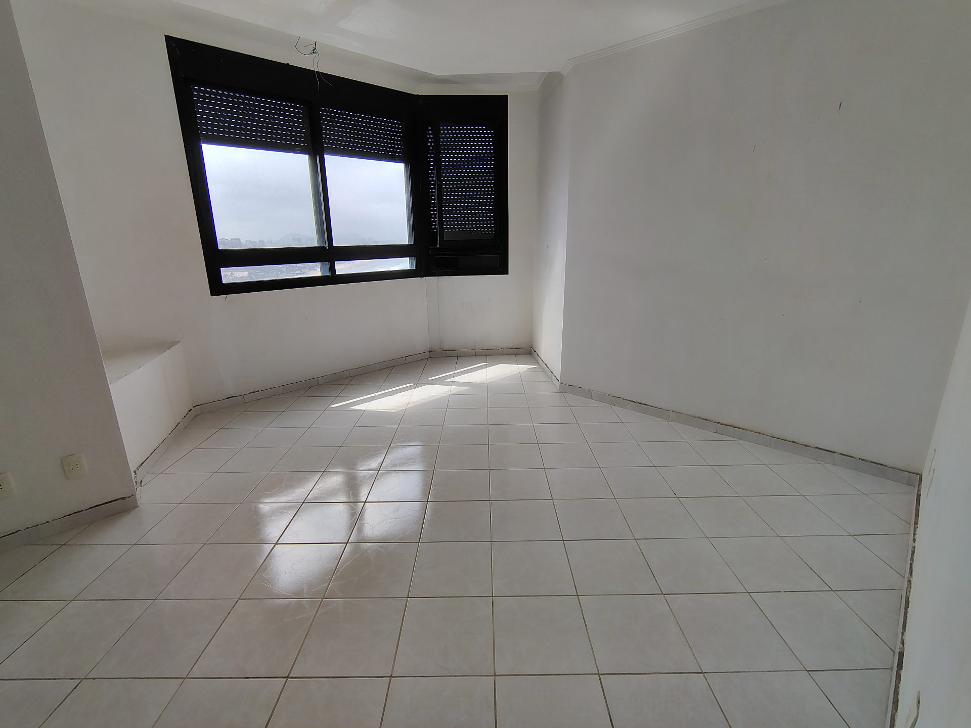 Apto de luxo com 4 quartos, frente praia Pitangueiras em Sítio Paecara (Vicente de Carvalho), Guarujá — foto 11