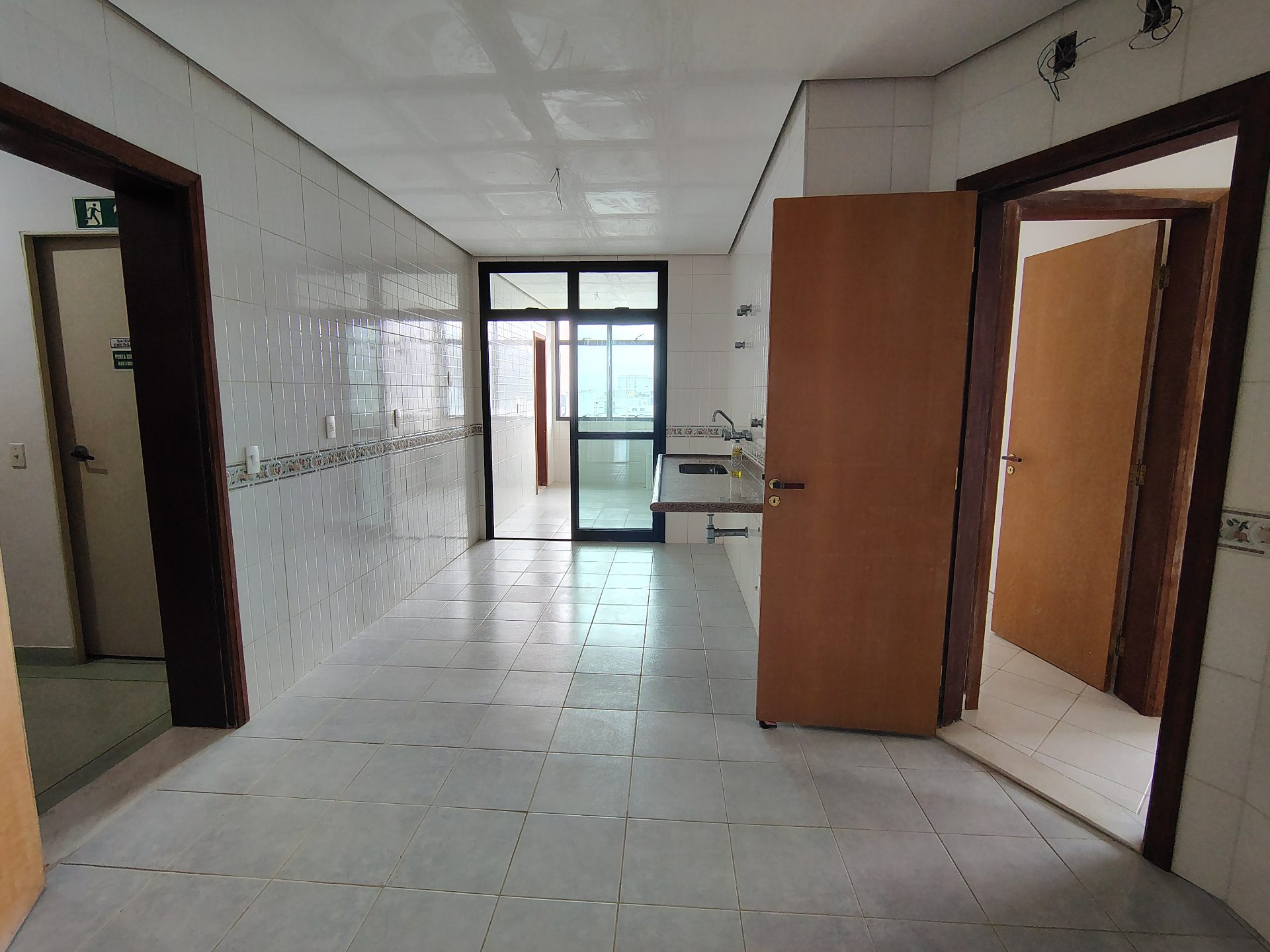 Apto de luxo com 4 quartos, frente praia Pitangueiras em Sítio Paecara (Vicente de Carvalho), Guarujá — foto 18