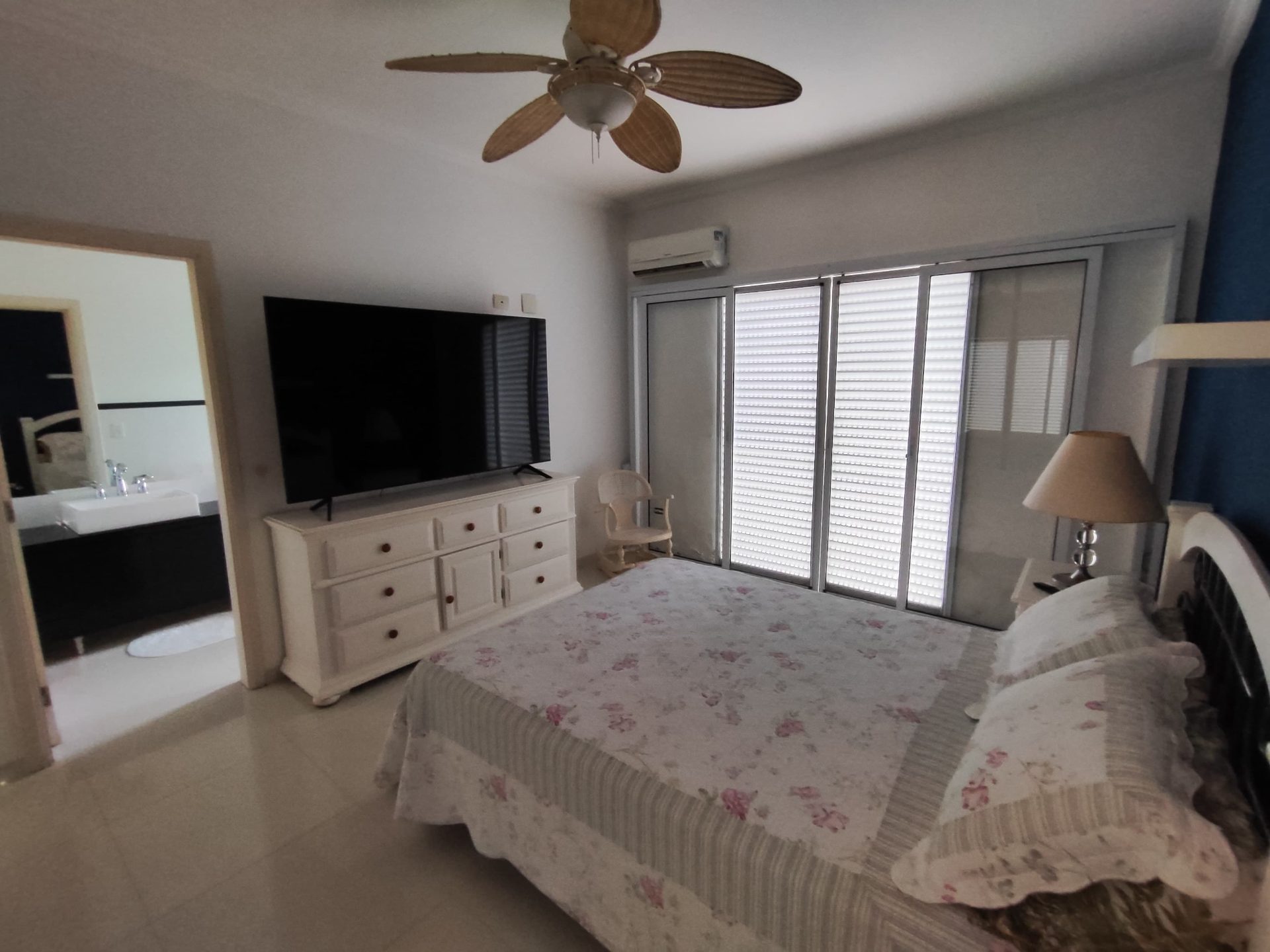 Casa de Condomínio com 5 quartos, Acapulco, Guarujá  em Jardim Acapulco, Guarujá — foto 9