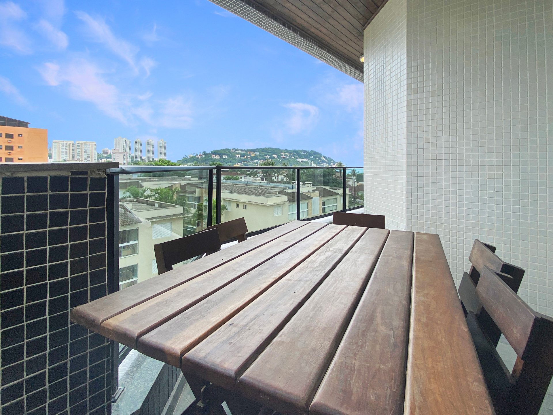 Apto 200m praia, 4 quartos, varanda gourmet, 2 vagas, Enseada em Enseada, Guarujá — foto 2