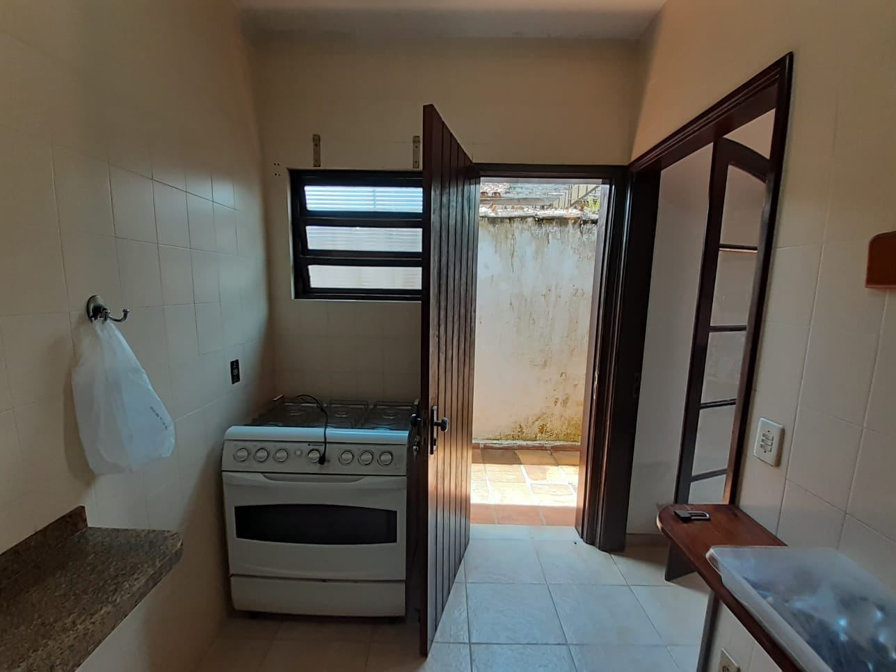 Casa térrea 200m praia, 4 quartos + edícula, piscina em Balneário Praia do Pernambuco, Guarujá — foto 33
