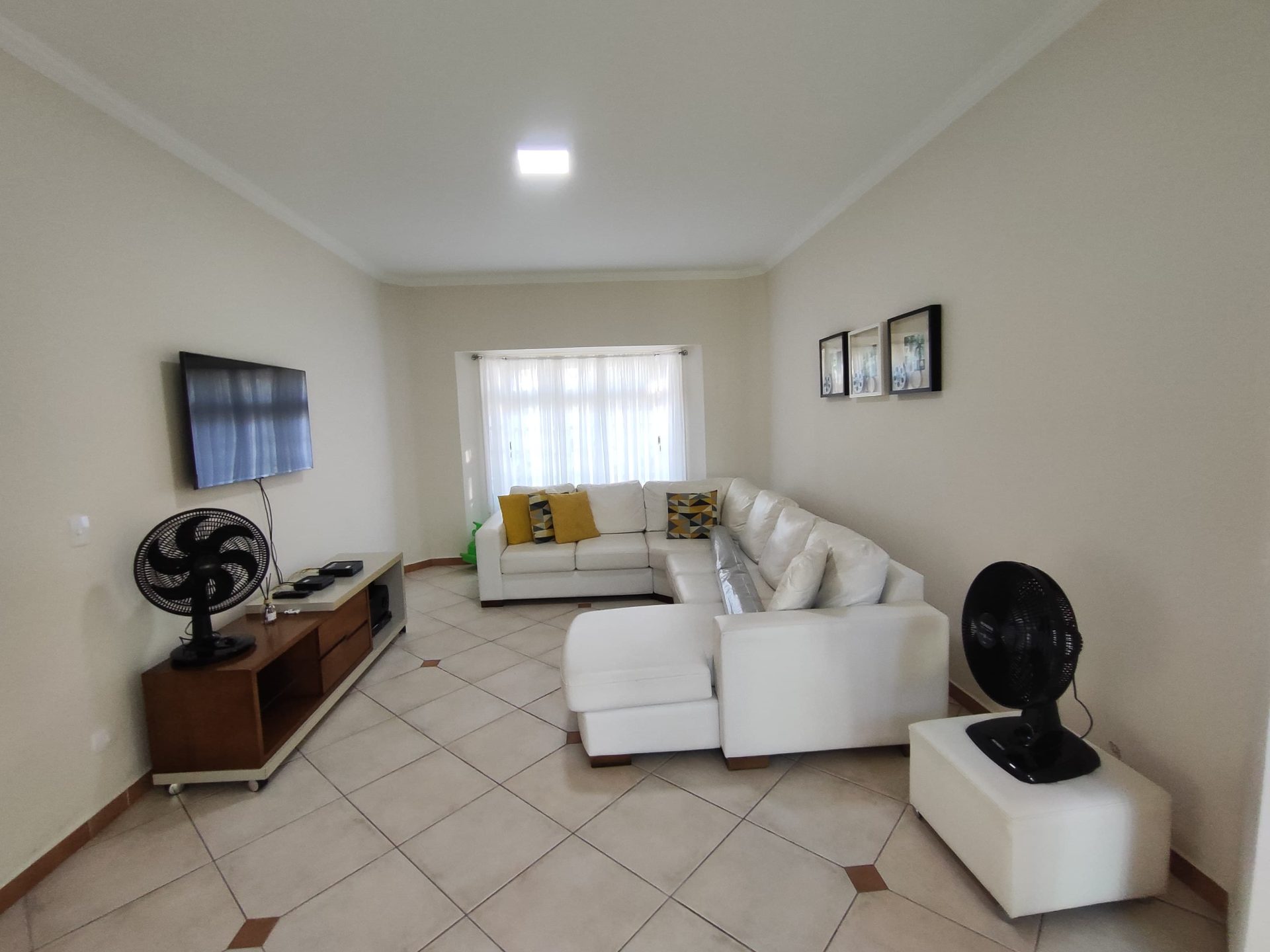 Casa de Condomínio com 4 quartos, Acapulco, Guarujá em Jardim Acapulco, Guarujá — foto 2