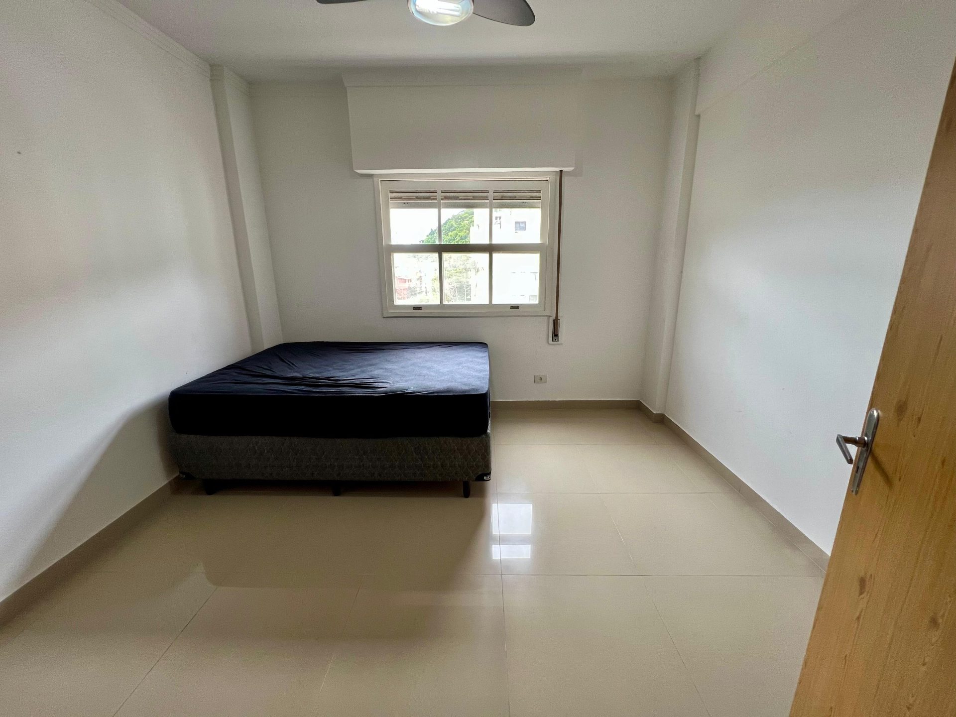 Apartamento Reformado com Suíte e Sacada na Praia da Enseada em Loteamento João Batista Julião, Guarujá — foto 14