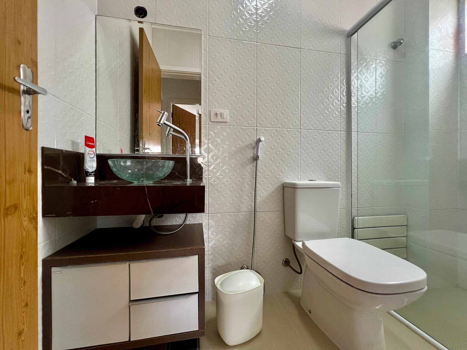 Apartamento Reformado com Suíte e Sacada na Praia da Enseada em Loteamento João Batista Julião, Guarujá — foto 18