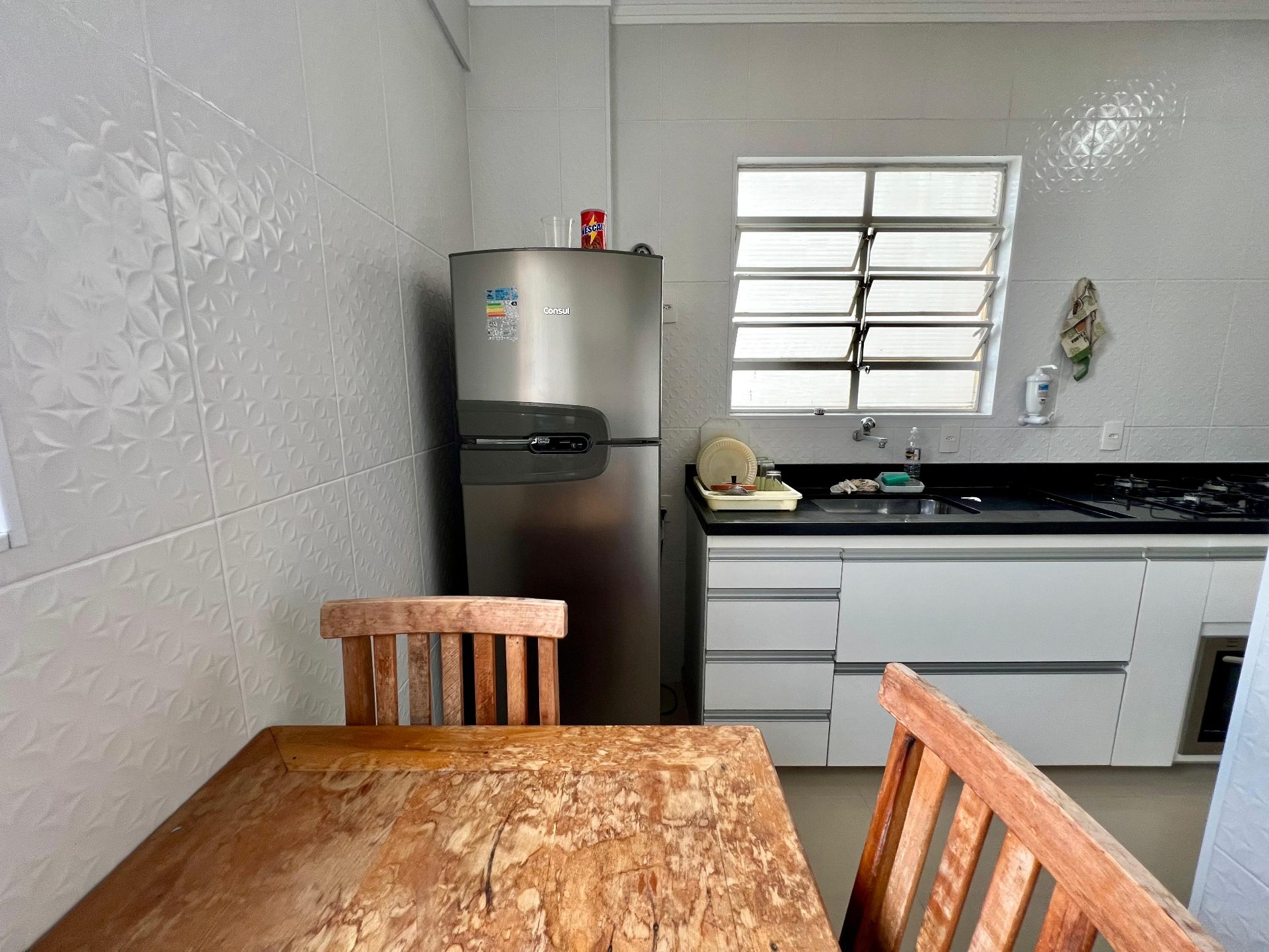 Apartamento Reformado com Suíte e Sacada na Praia da Enseada em Loteamento João Batista Julião, Guarujá — foto 8