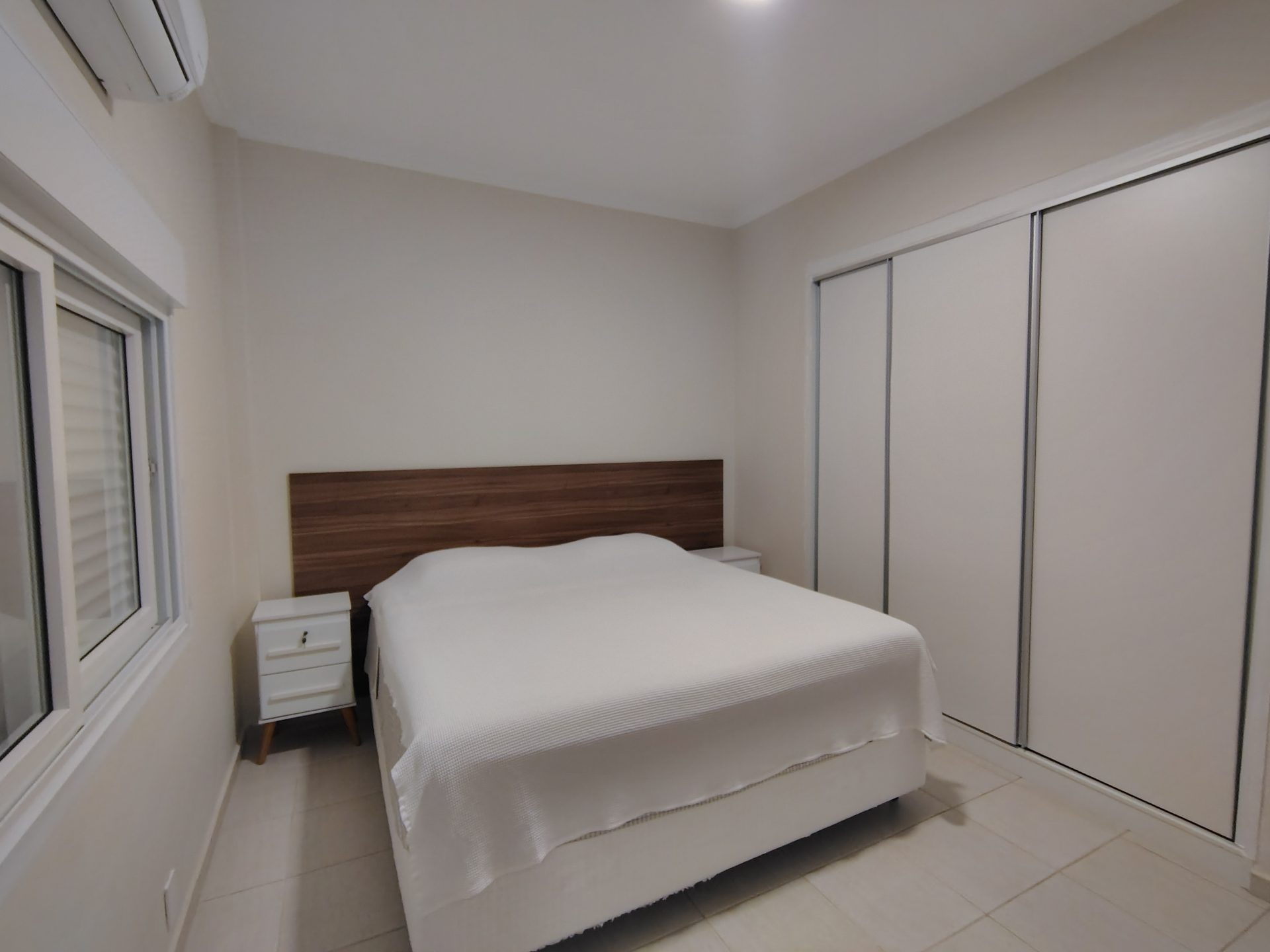 Apartamento Frente Mar com Vista Livre e 3 Quartos em Pitangueiras, Guarujá — foto 9