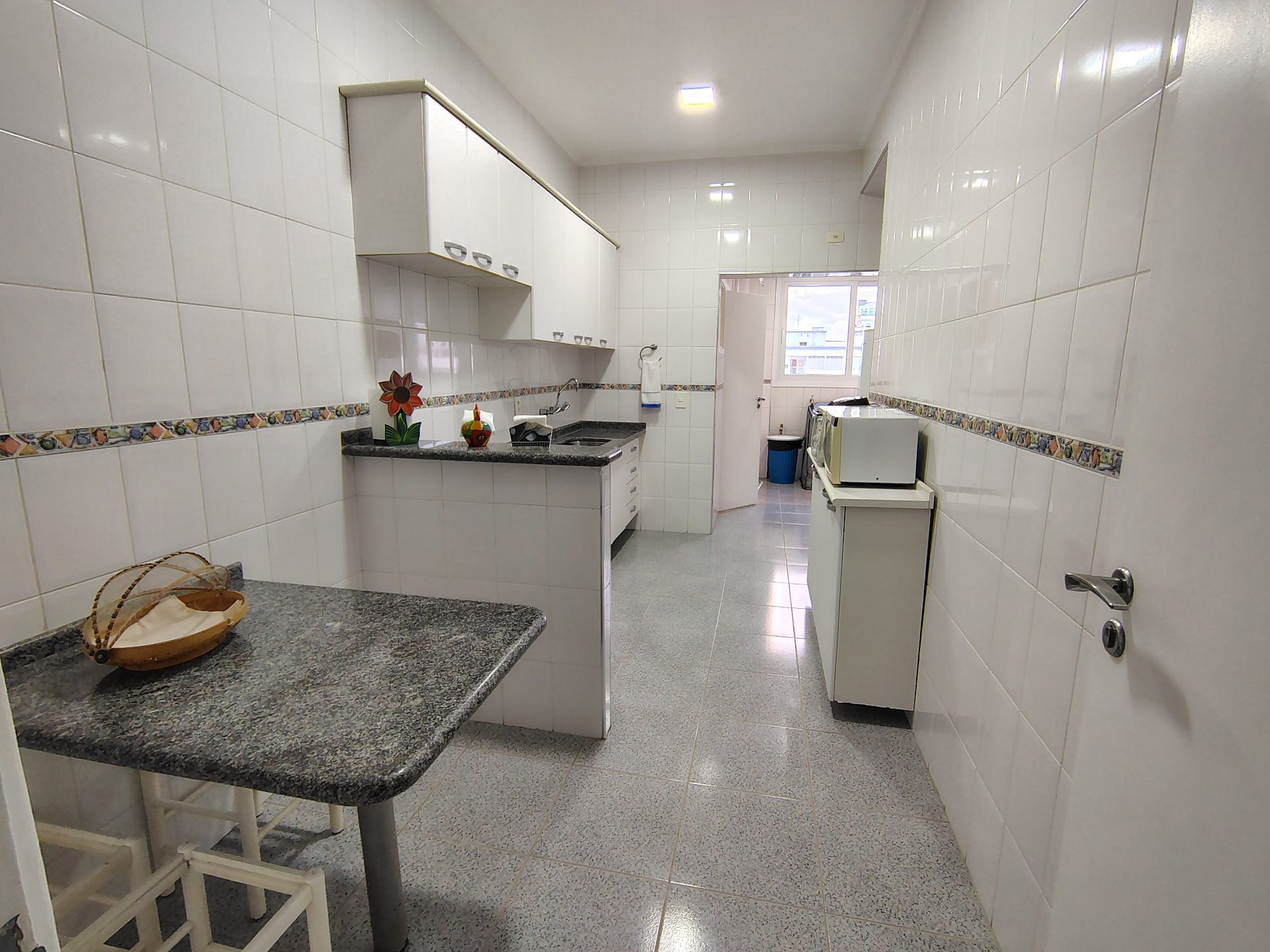 Apartamento Frente Mar com Vista Livre e 3 Quartos em Pitangueiras, Guarujá — foto 17