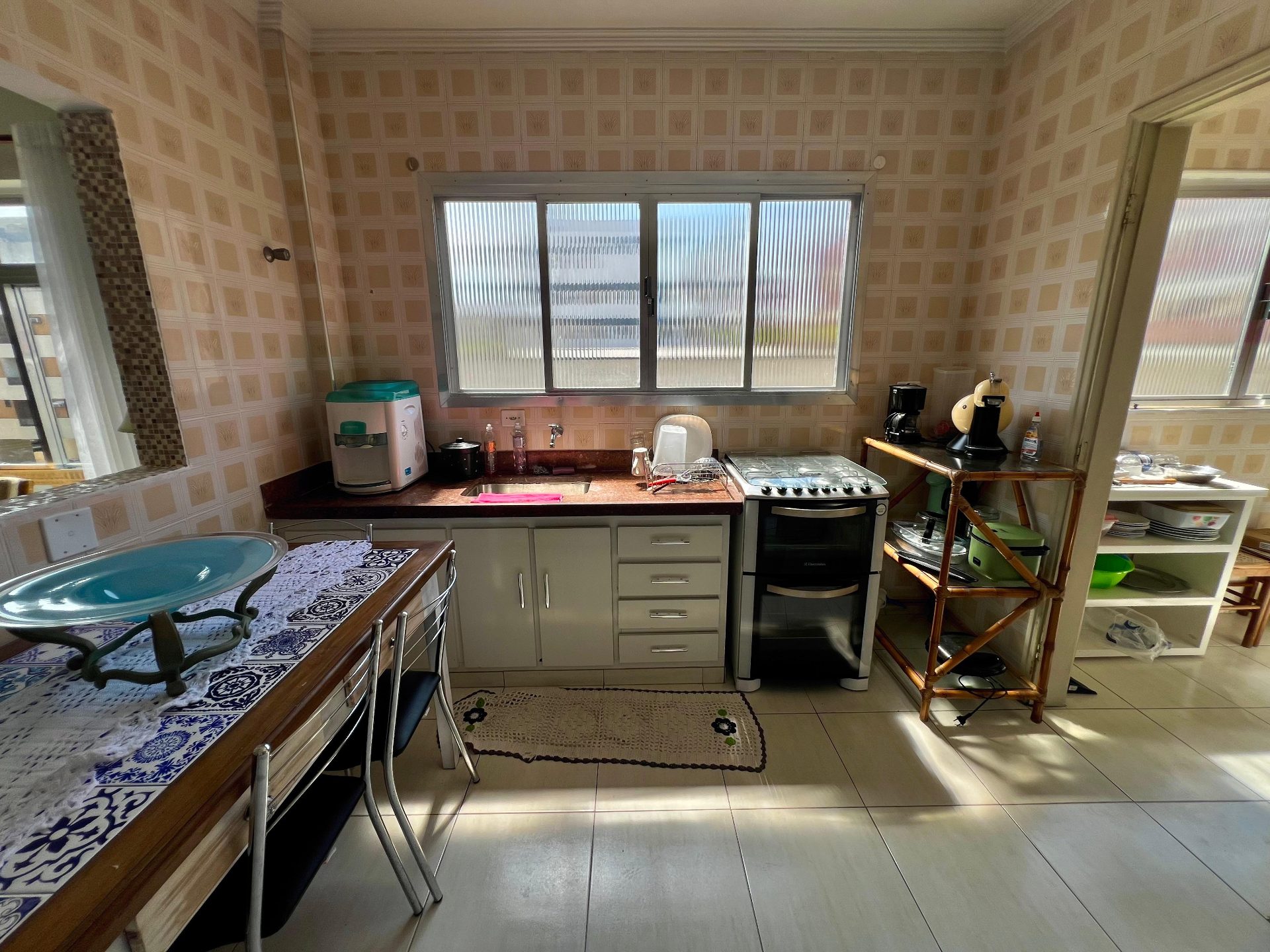 Apartamento com 3 Dormitórios, Suíte e Varanda a 200 Metros da Praia da Enseada em Enseada, Guarujá — foto 12