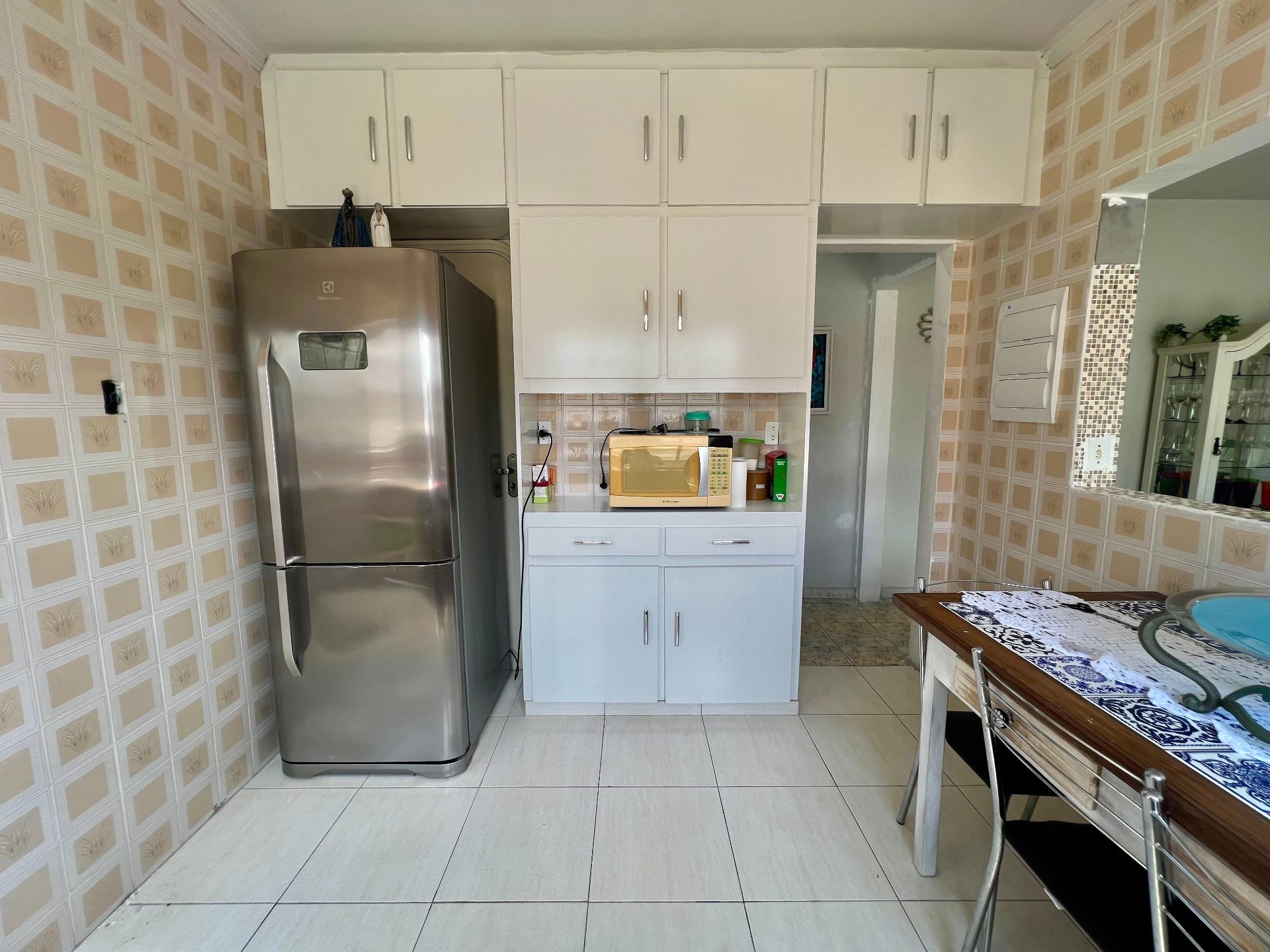 Apartamento com 3 Dormitórios, Suíte e Varanda a 200 Metros da Praia da Enseada em Enseada, Guarujá — foto 11