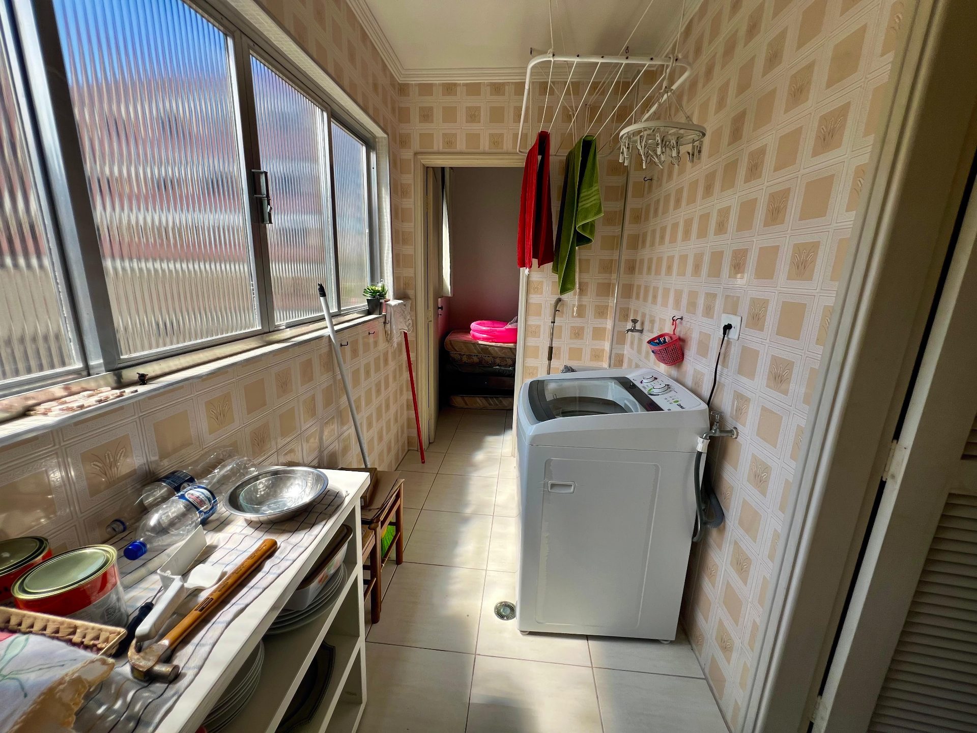 Apartamento com 3 Dormitórios, Suíte e Varanda a 200 Metros da Praia da Enseada em Enseada, Guarujá — foto 29