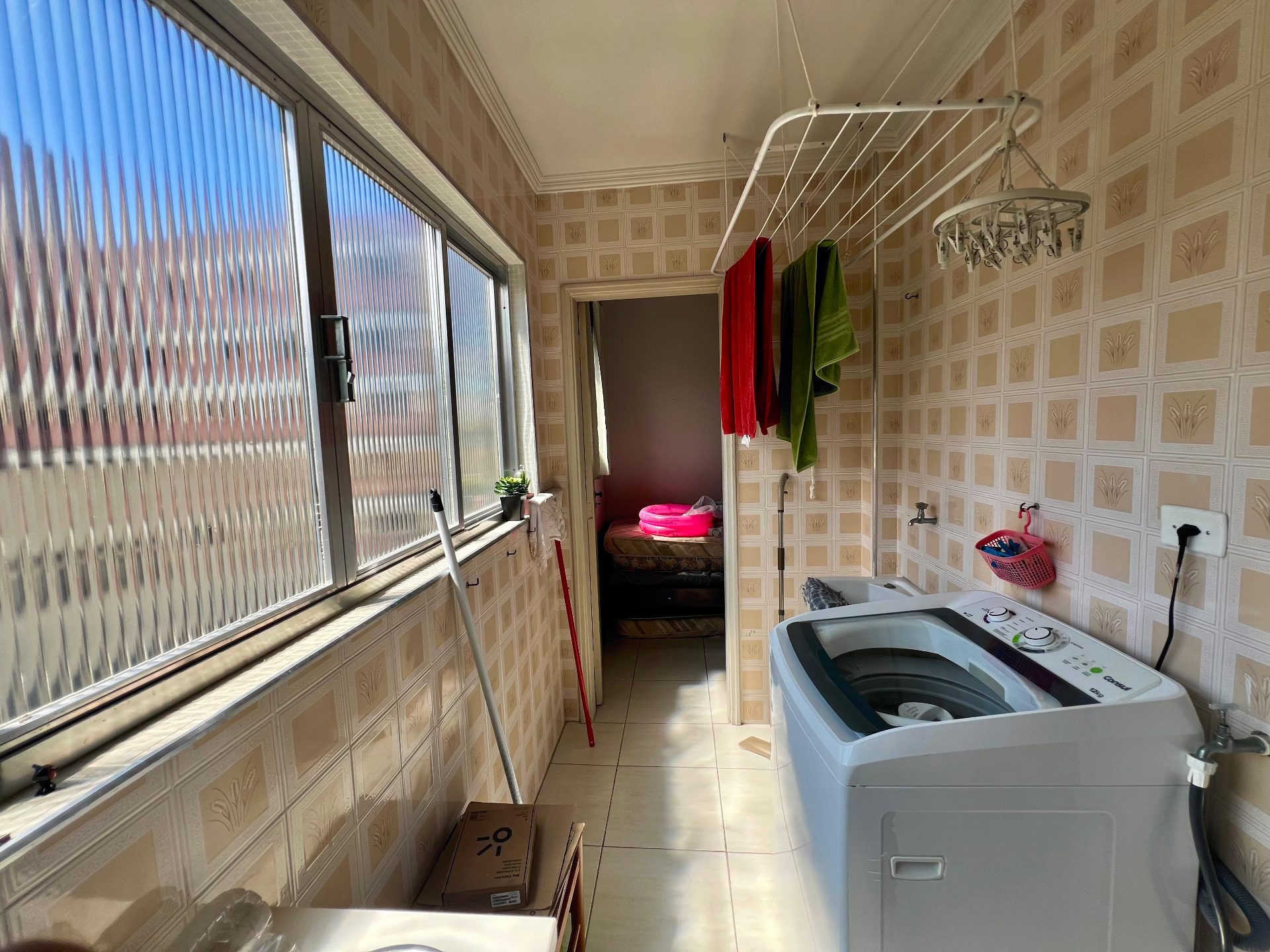 Apartamento com 3 Dormitórios, Suíte e Varanda a 200 Metros da Praia da Enseada em Enseada, Guarujá — foto 30