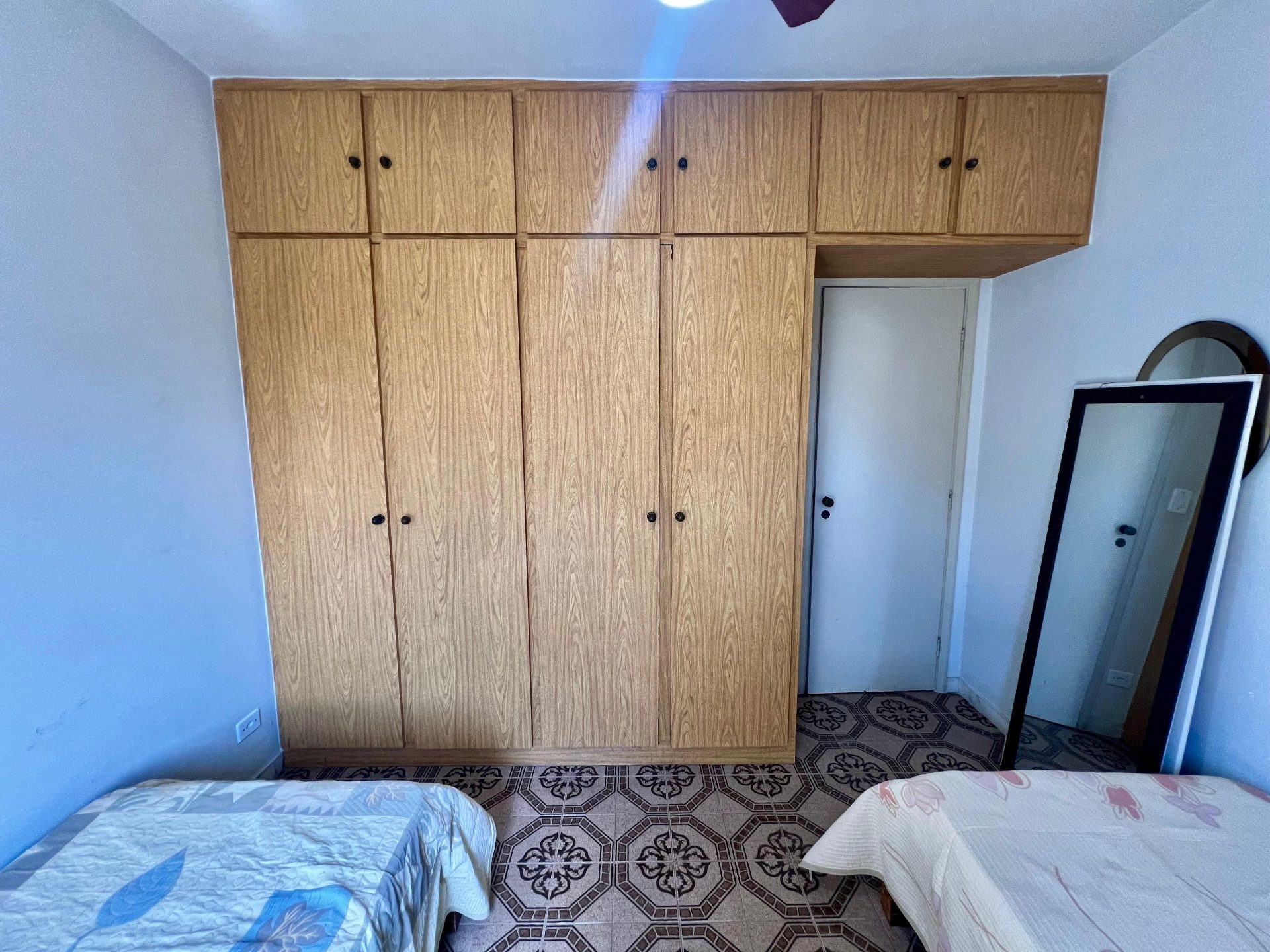Apartamento com 3 Dormitórios, Suíte e Varanda a 200 Metros da Praia da Enseada em Enseada, Guarujá — foto 15