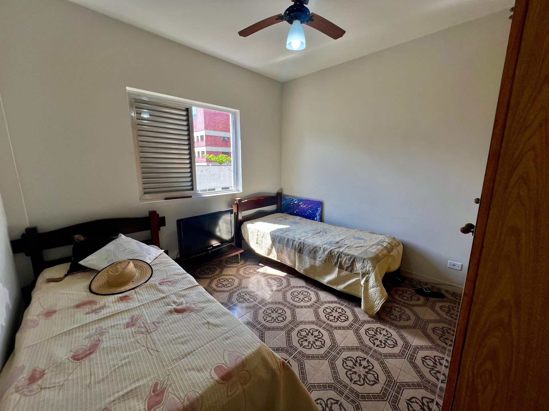 Apartamento com 3 Dormitórios, Suíte e Varanda a 200 Metros da Praia da Enseada em Enseada, Guarujá — foto 14