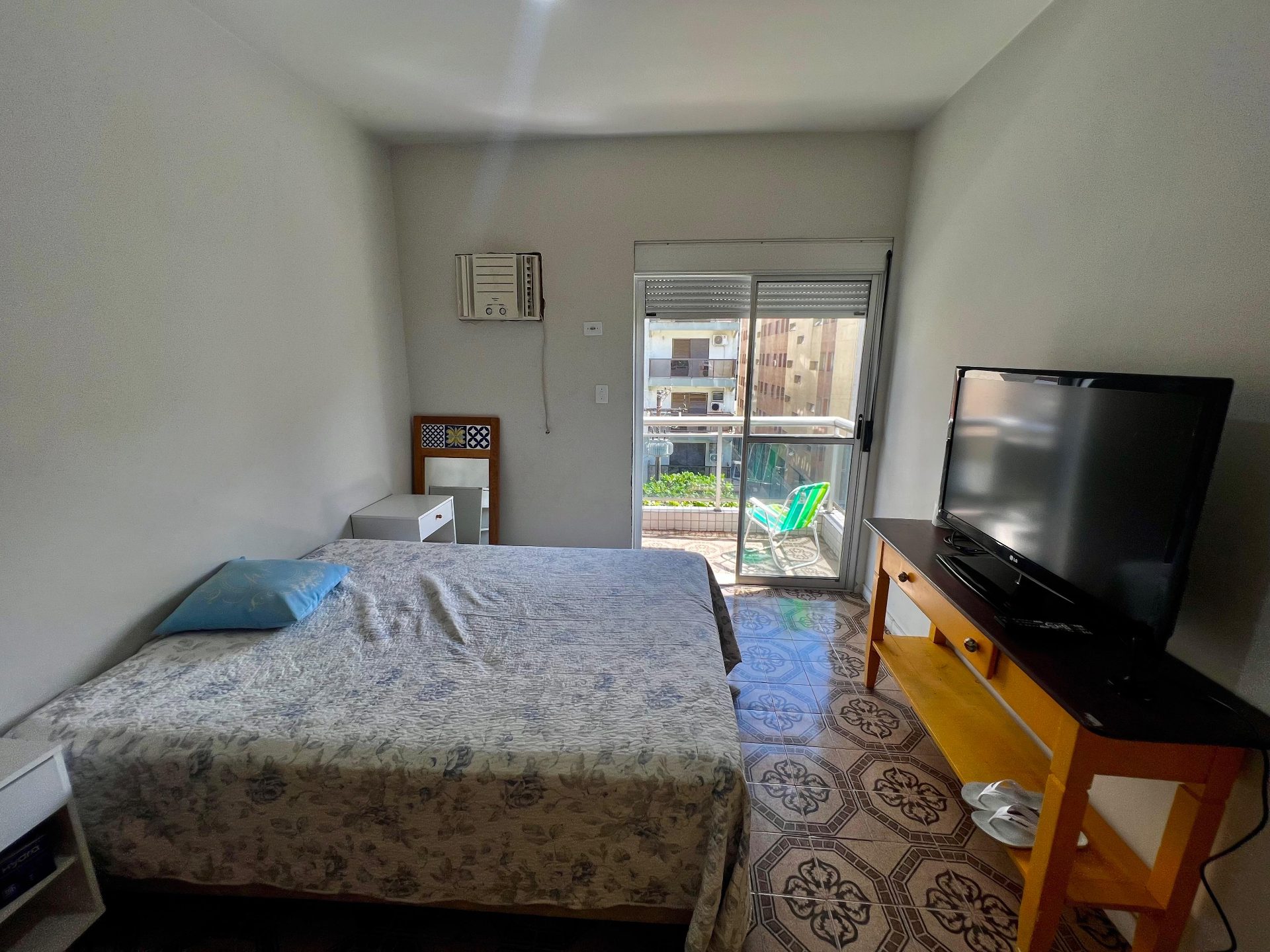 Apartamento com 3 Dormitórios, Suíte e Varanda a 200 Metros da Praia da Enseada em Enseada, Guarujá — foto 22