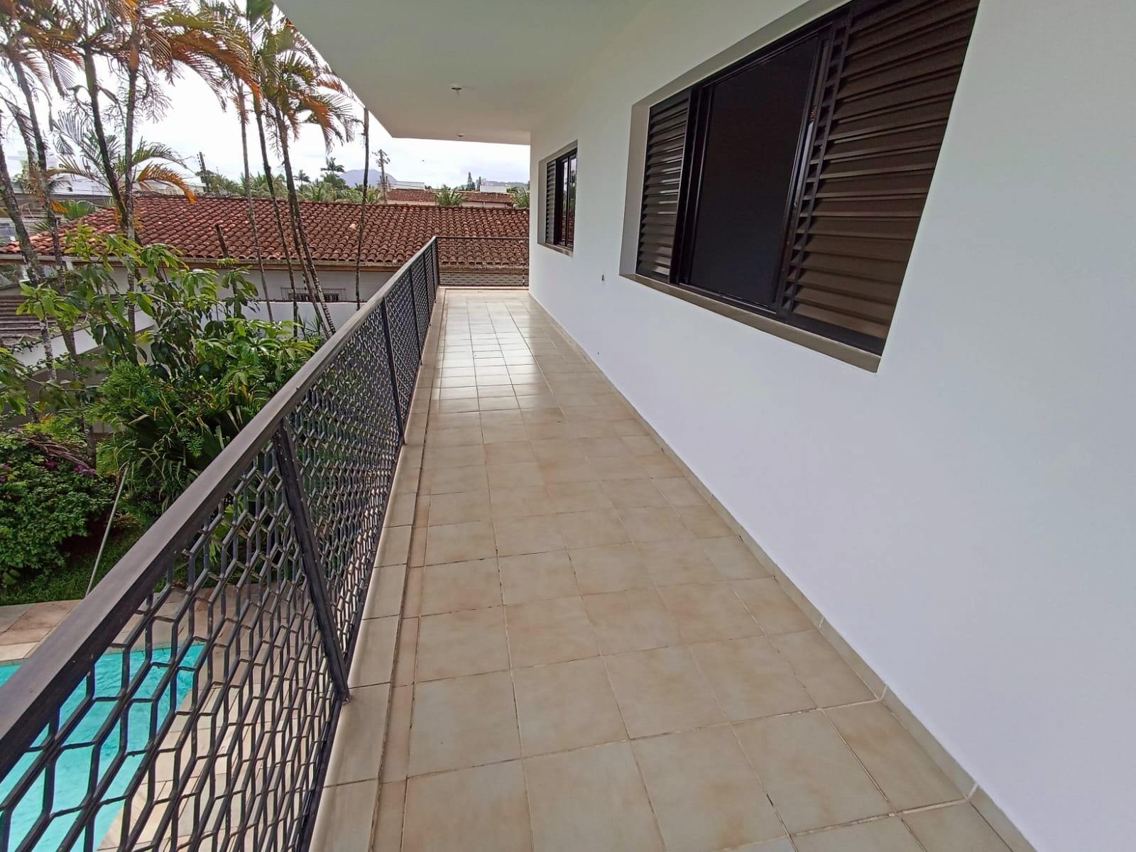 Casa 5 suítes, piscina, 5 vagas, 200m praia Enseada. em Jardim Virgínia, Guarujá — foto 2
