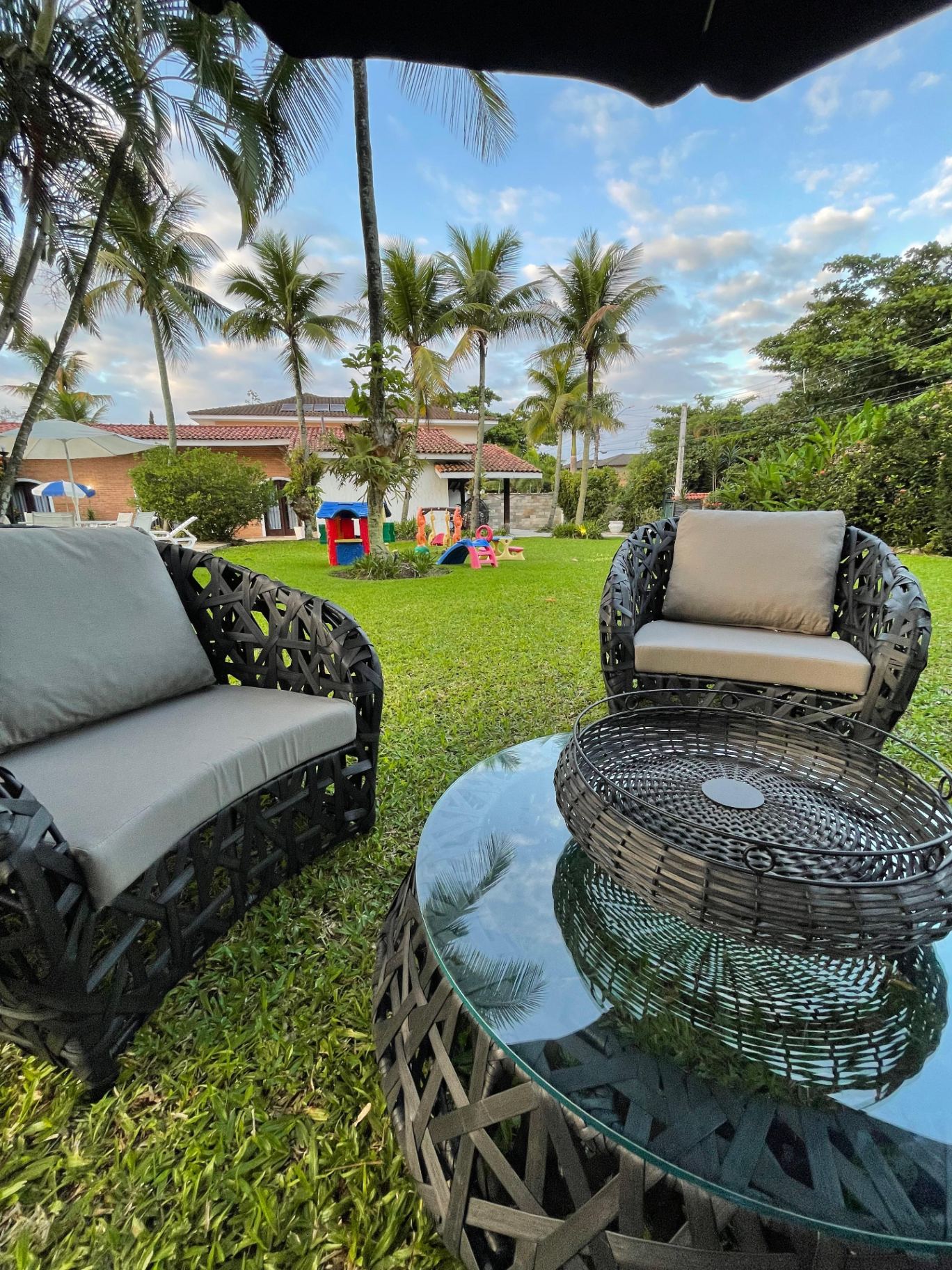 Casa em terreno de 1.555m², quadra de tênis, piscina, 6 vagas em Jardim Virgínia, Guarujá — foto 8