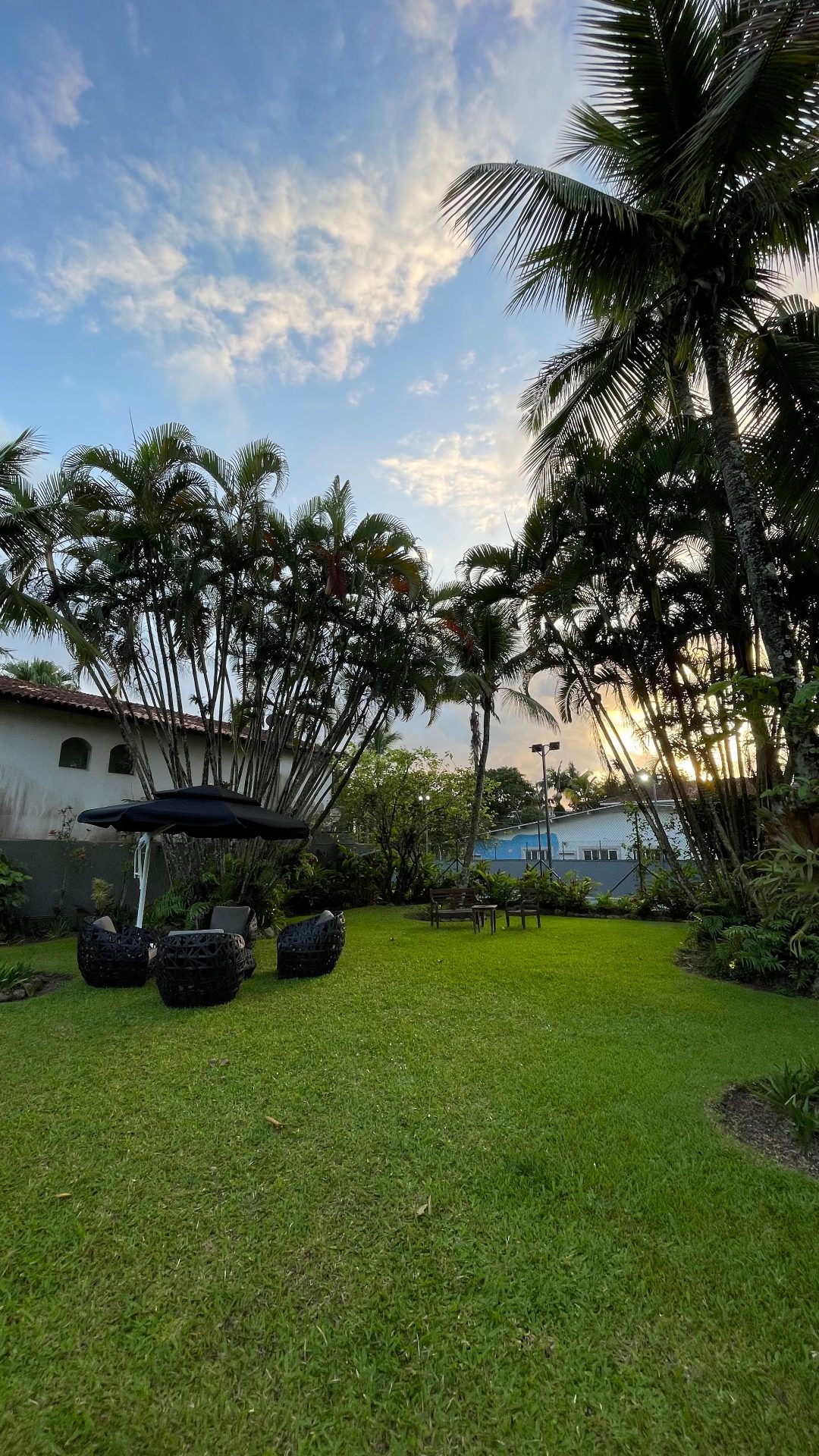 Casa em terreno de 1.555m², quadra de tênis, piscina, 6 vagas em Jardim Virgínia, Guarujá — foto 10
