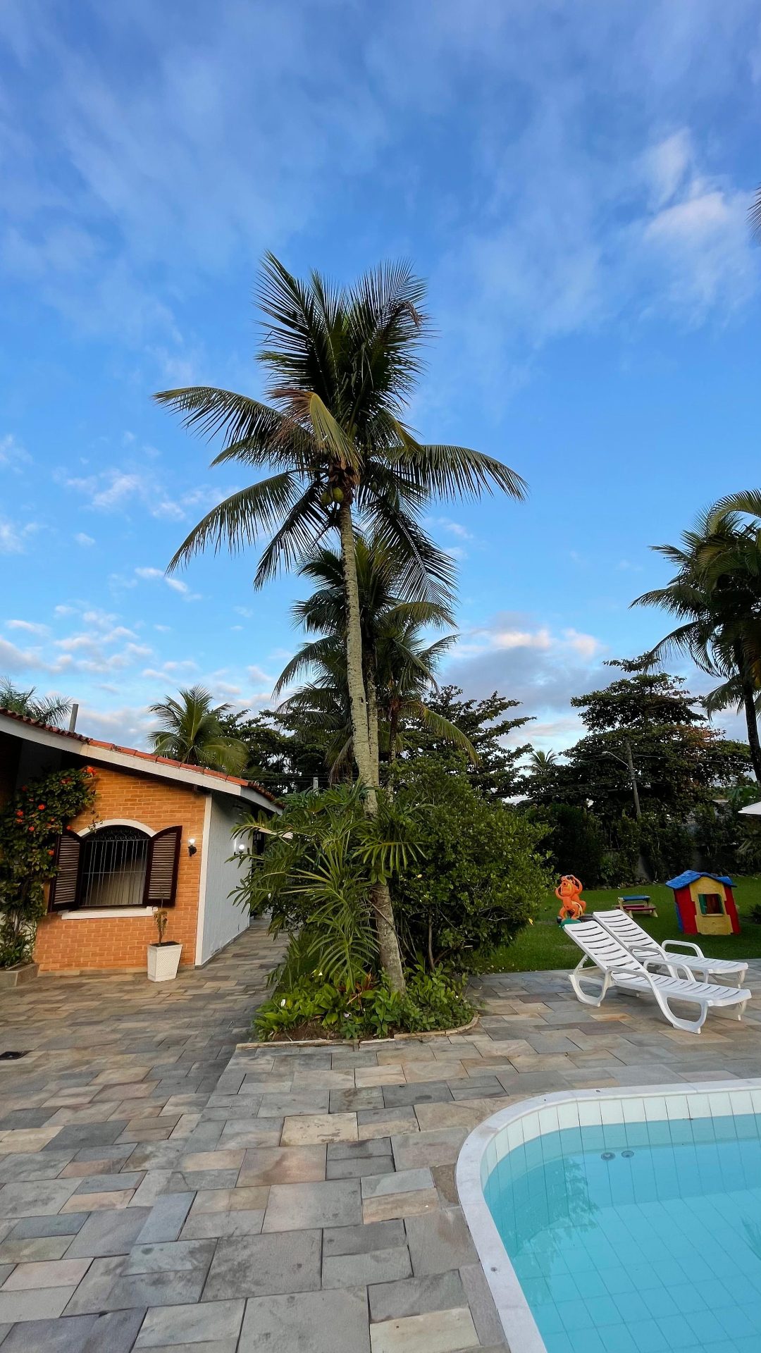 Casa em terreno de 1.555m², quadra de tênis, piscina, 6 vagas em Jardim Virgínia, Guarujá — foto 17