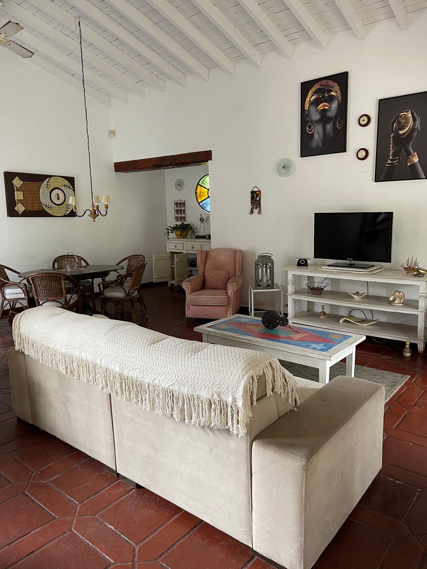 Casa em terreno de 1.555m², quadra de tênis, piscina, 6 vagas em Jardim Virgínia, Guarujá — foto 4