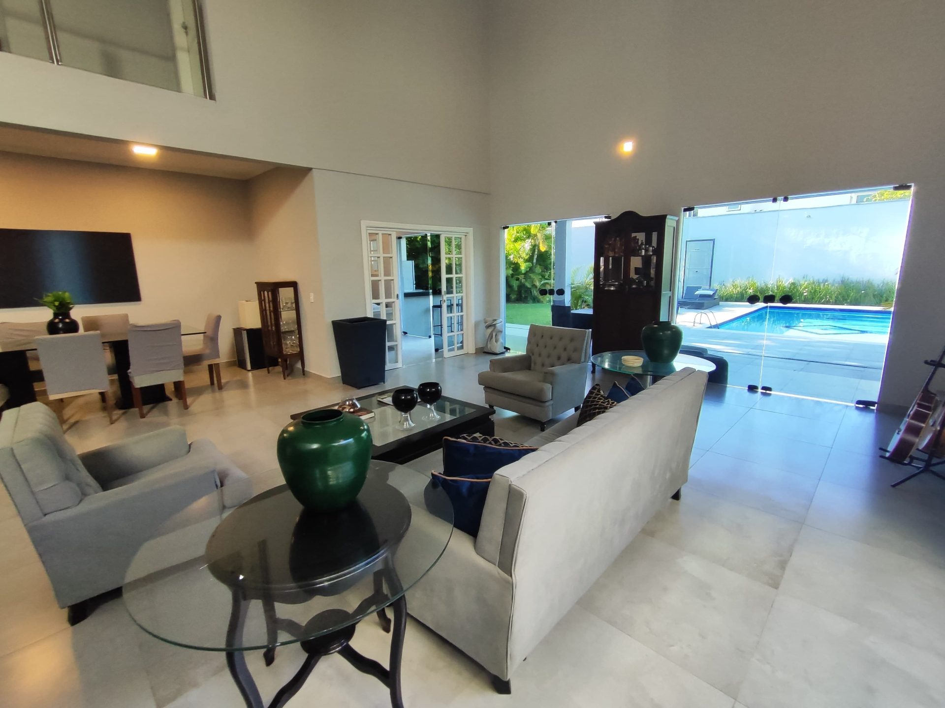 Sobrado 4 suítes, piscina, Jd. Acapulco, Guarujá em Jardim Acapulco, Guarujá — foto 8