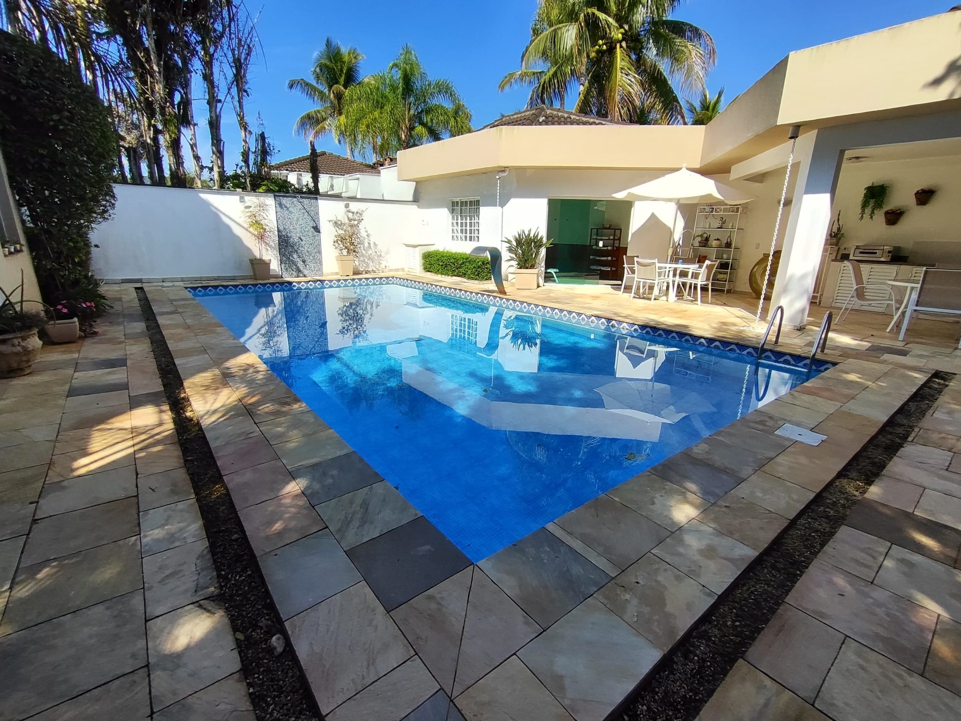 Casa em frente à praça, perfeita para quem busca conforto, espaço e lazer completo! em Jardim Acapulco, Guarujá — foto 15