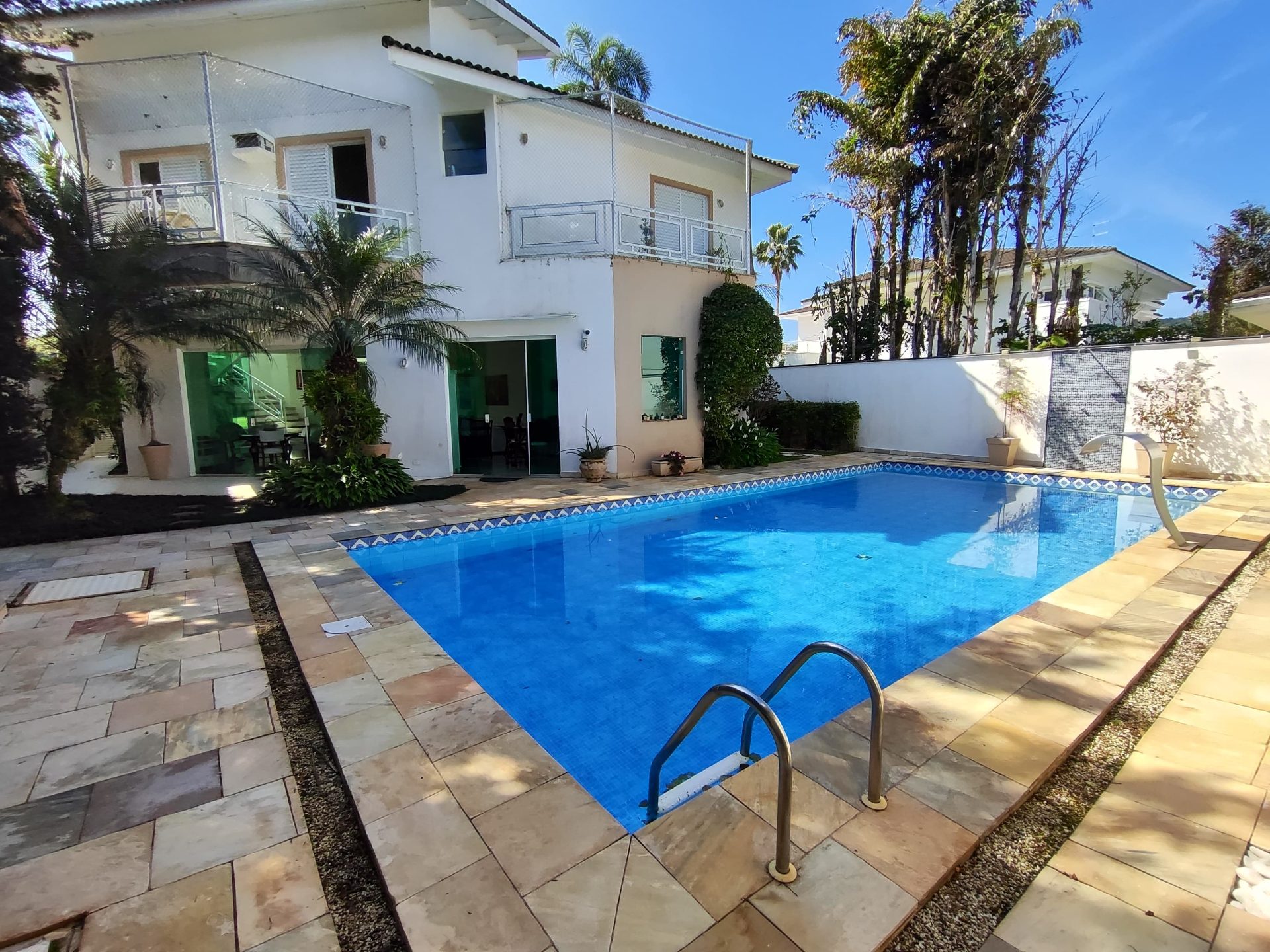 Casa em frente à praça, perfeita para quem busca conforto, espaço e lazer completo! em Jardim Acapulco, Guarujá — foto 13