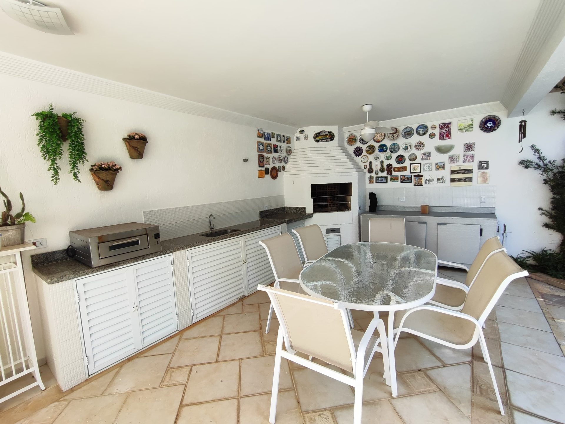 Casa em frente à praça, perfeita para quem busca conforto, espaço e lazer completo! em Jardim Acapulco, Guarujá — foto 14