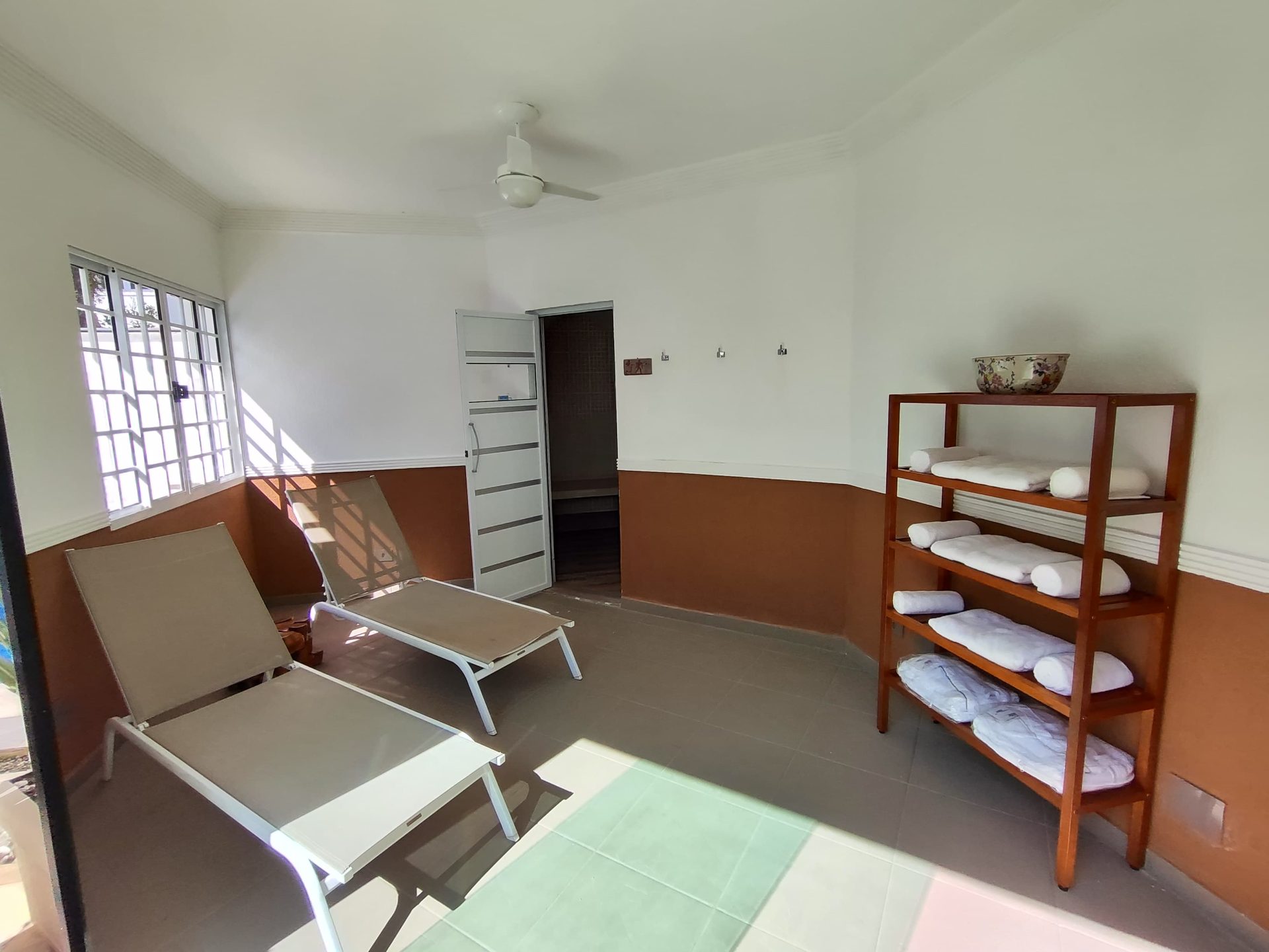 Casa em frente à praça, perfeita para quem busca conforto, espaço e lazer completo! em Jardim Acapulco, Guarujá — foto 19