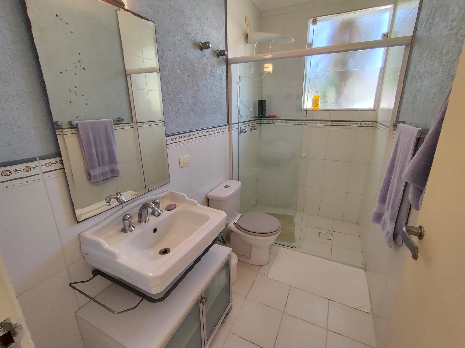 Casa em frente à praça, perfeita para quem busca conforto, espaço e lazer completo! em Jardim Acapulco, Guarujá — foto 23