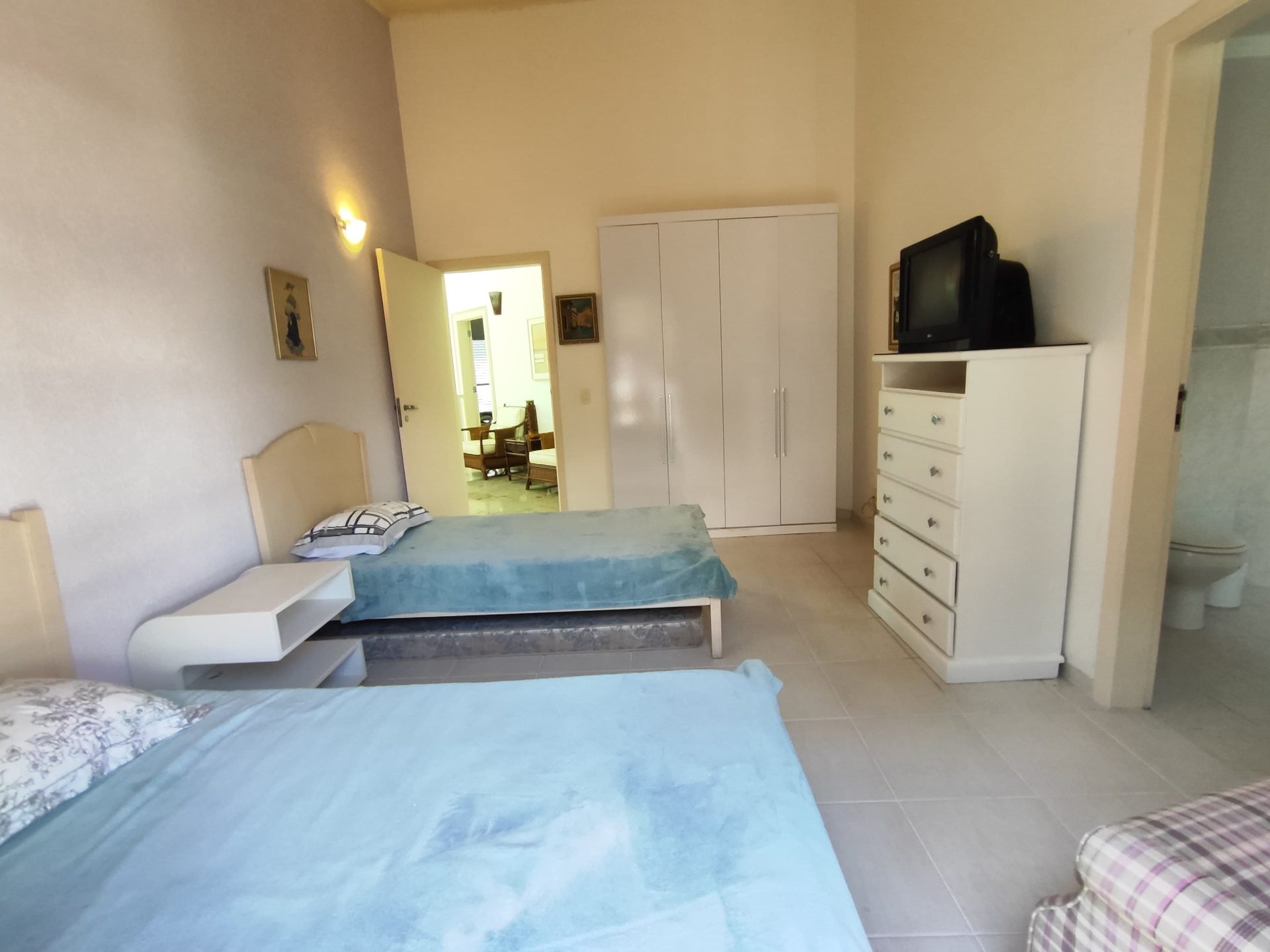 Casa em frente à praça, perfeita para quem busca conforto, espaço e lazer completo! em Jardim Acapulco, Guarujá — foto 32