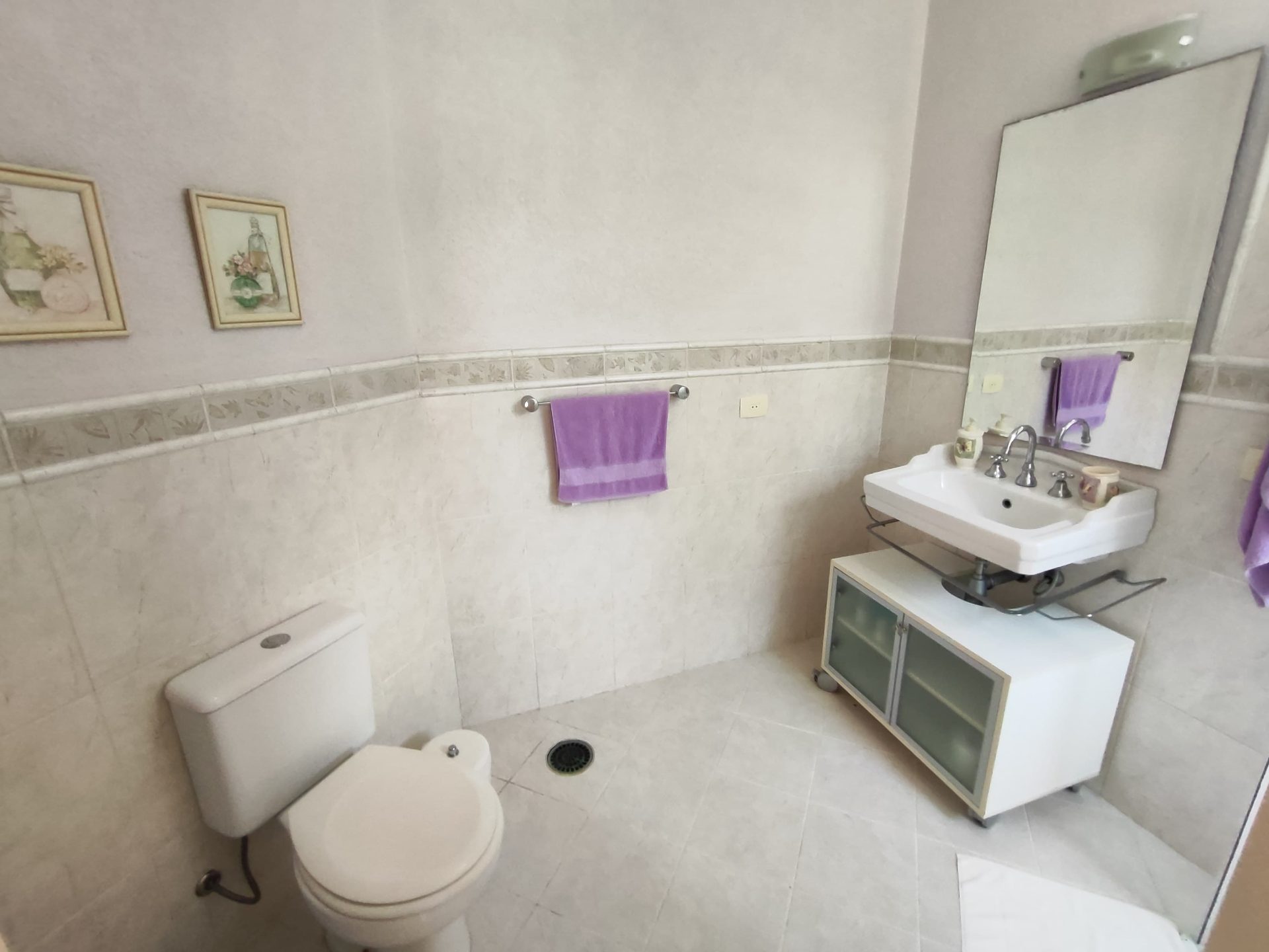 Casa em frente à praça, perfeita para quem busca conforto, espaço e lazer completo! em Jardim Acapulco, Guarujá — foto 39