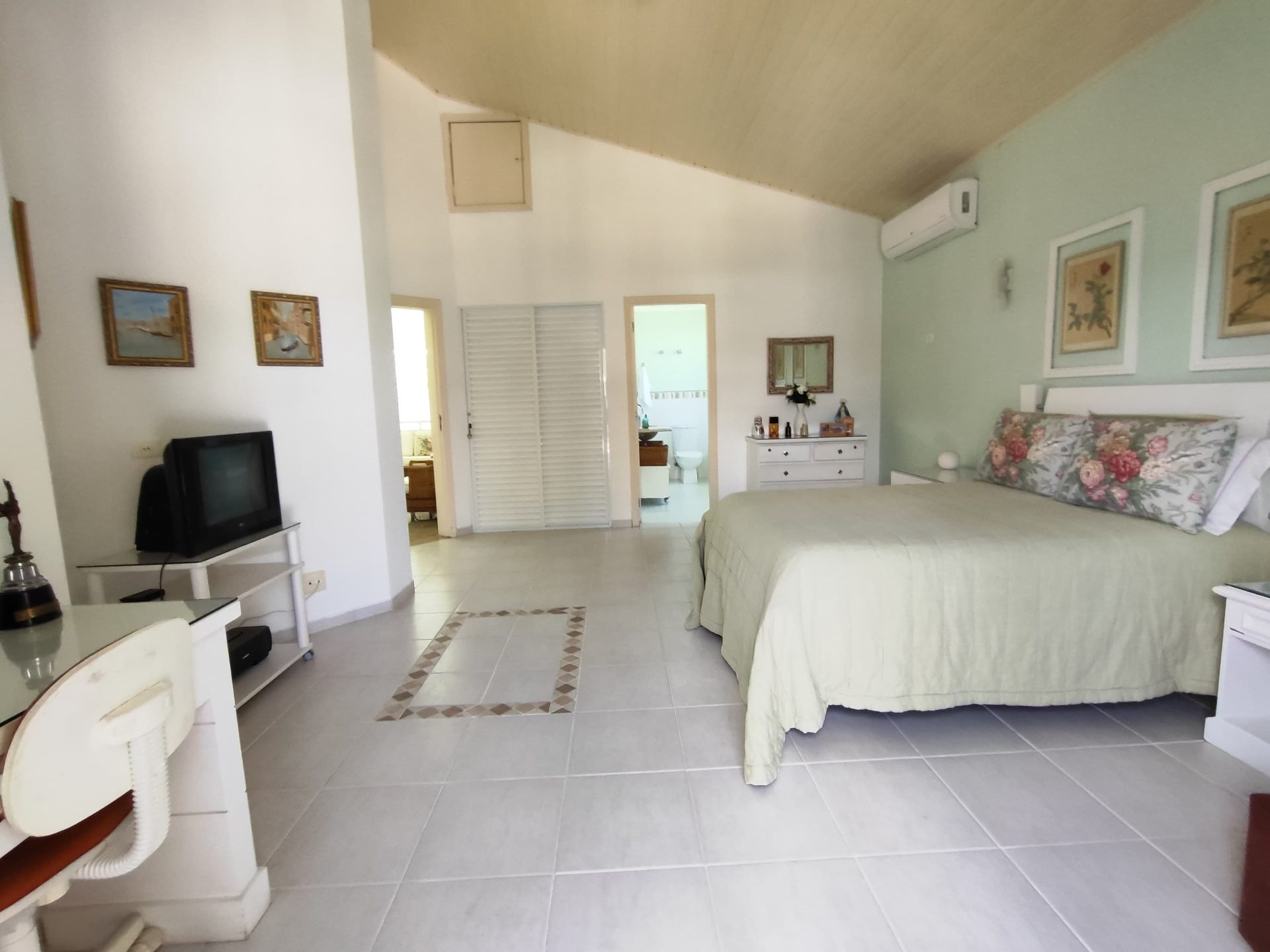 Casa em frente à praça, perfeita para quem busca conforto, espaço e lazer completo! em Jardim Acapulco, Guarujá — foto 37