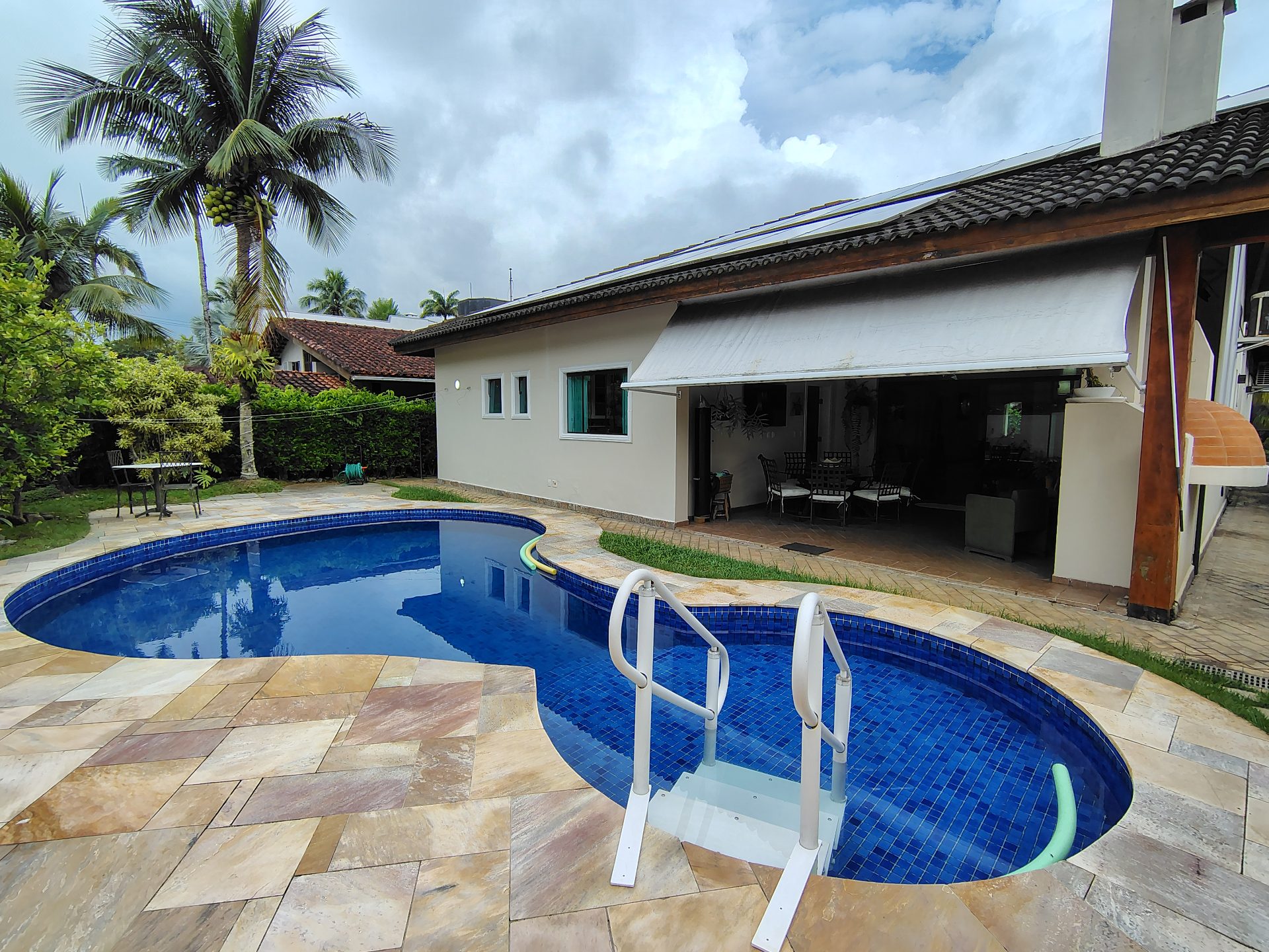 Casa Térrea em Condomínio com Energia Solar, Piscina e Área Gourmet Completa em Enseada, Guarujá — foto 18