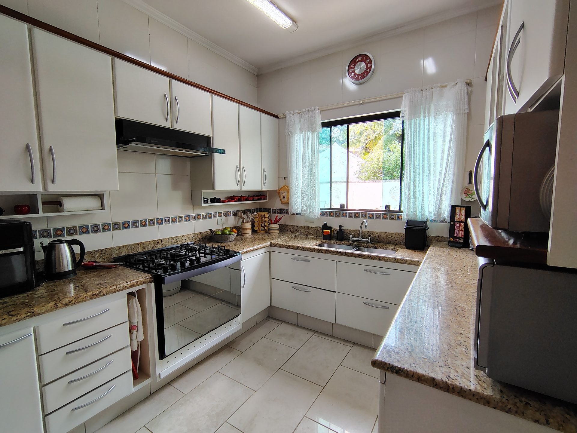 Casa Térrea em Condomínio com Energia Solar, Piscina e Área Gourmet Completa em Enseada, Guarujá — foto 23